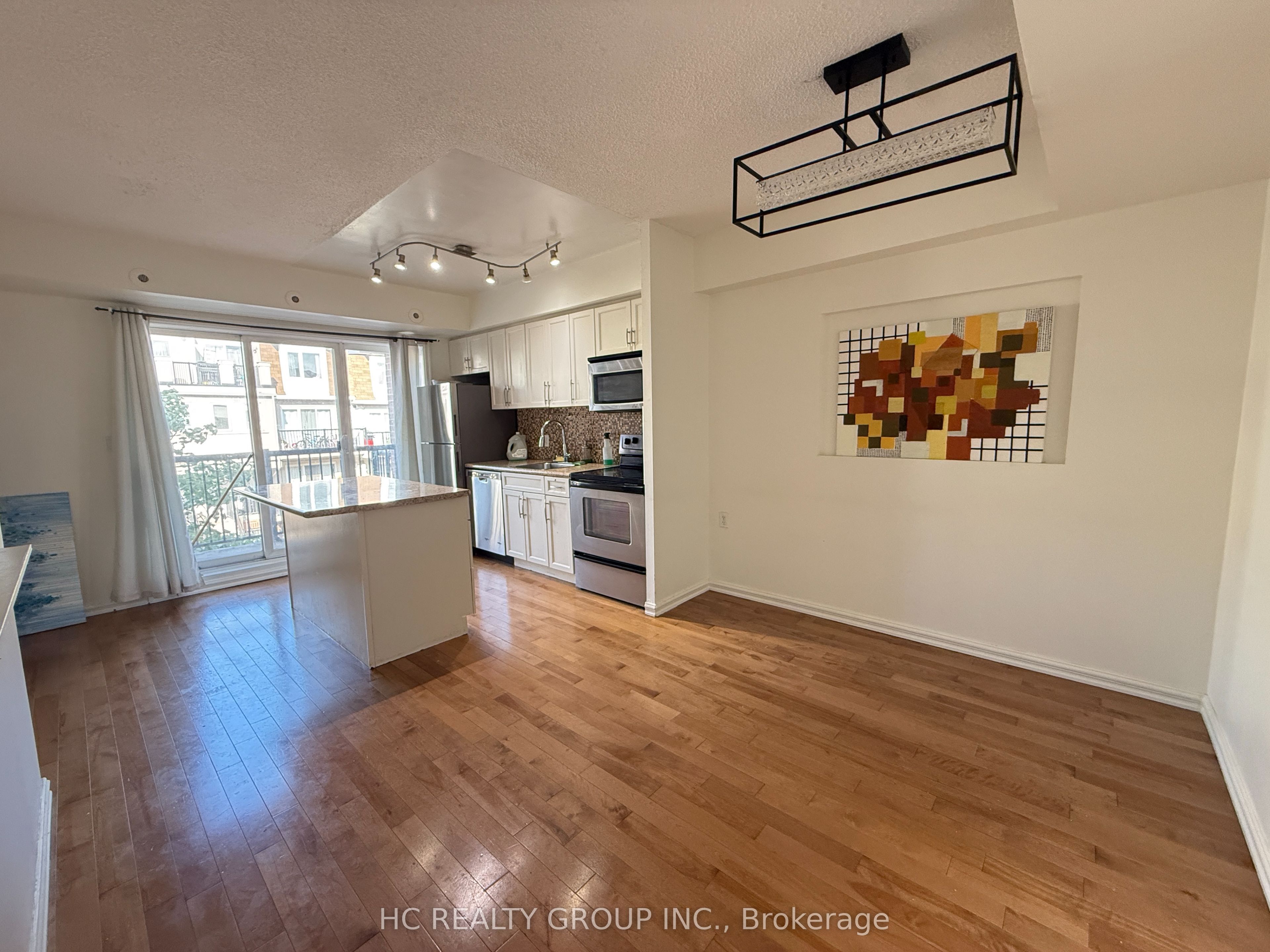 3043 Finch Avenue W 2038, Toronto, ON M9M 0A4 photo 3
