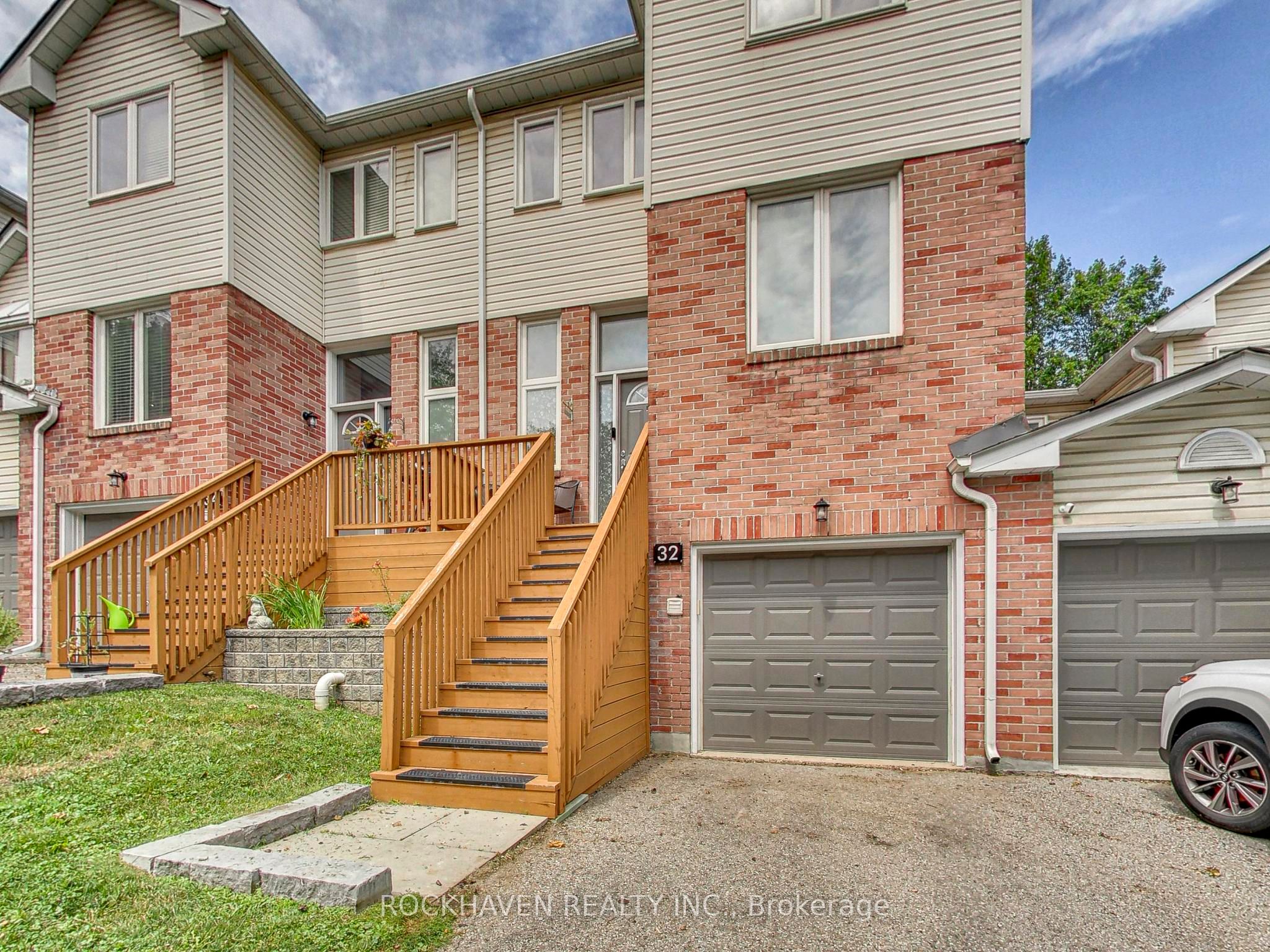 32 Maple Avenue, Halton Hills, ON L7G 5L8 photo 2