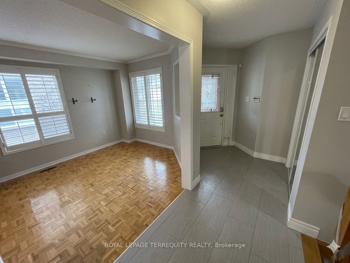 3813 Ridgepoint Way, Mississauga, ON L5N 7T7 photo 2