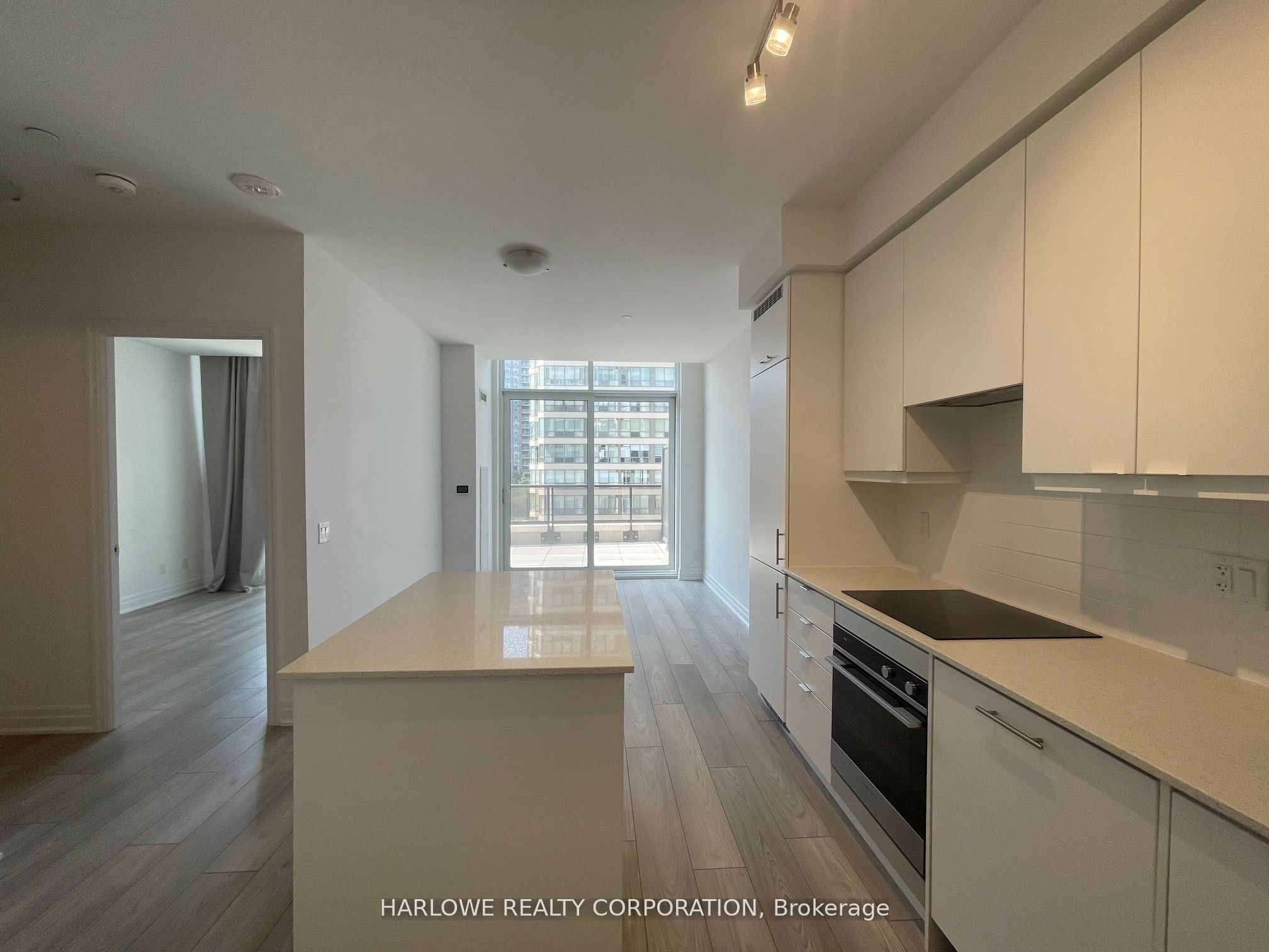 36 Elm Drive 501, Mississauga, ON L5B 0N3 photo 2