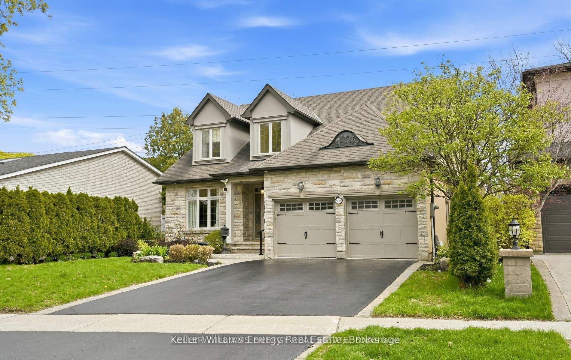 768 Duchess Drive, Mississauga, ON L4Y 1H7 photo 3