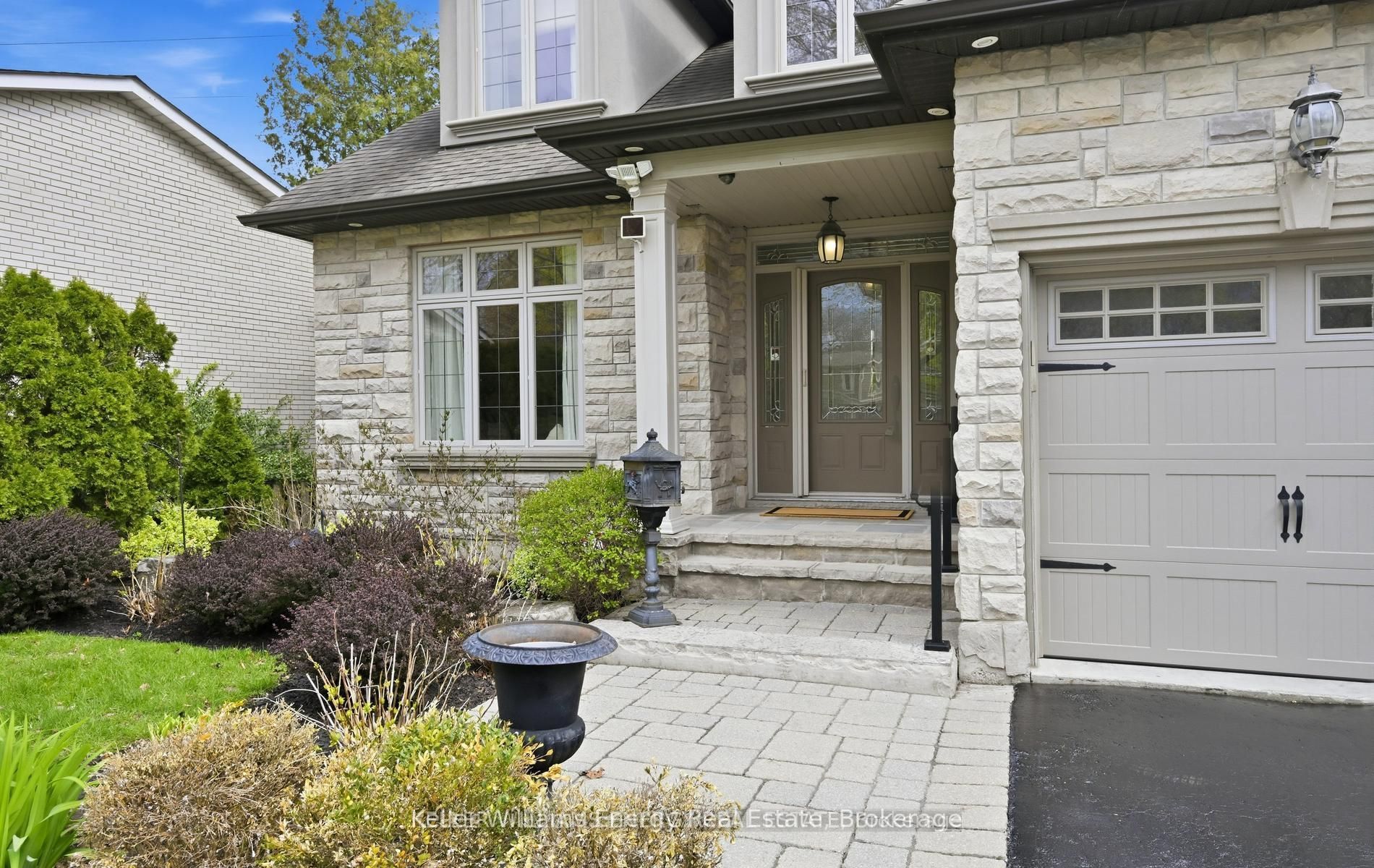 768 Duchess Drive, Mississauga, ON L4Y 1H7 photo 5