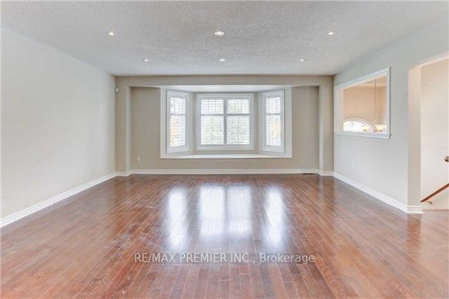 3080 Highbourne Crescent, Oakville, ON L6M 5H1 photo 4
