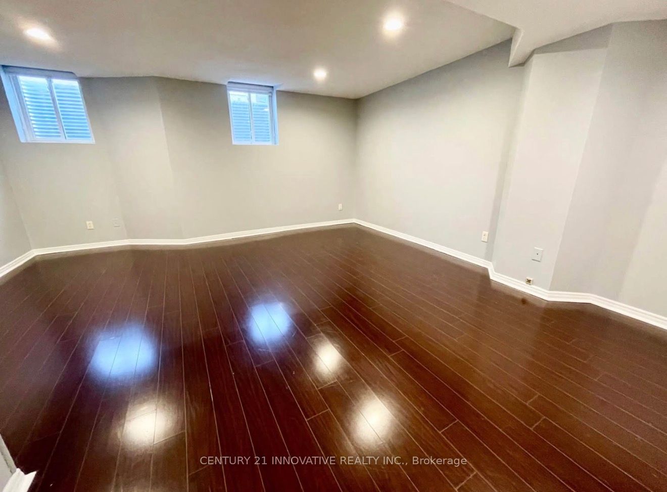 857 Preston Manor Drive, Mississauga, ON L5V 2L7 photo 2
