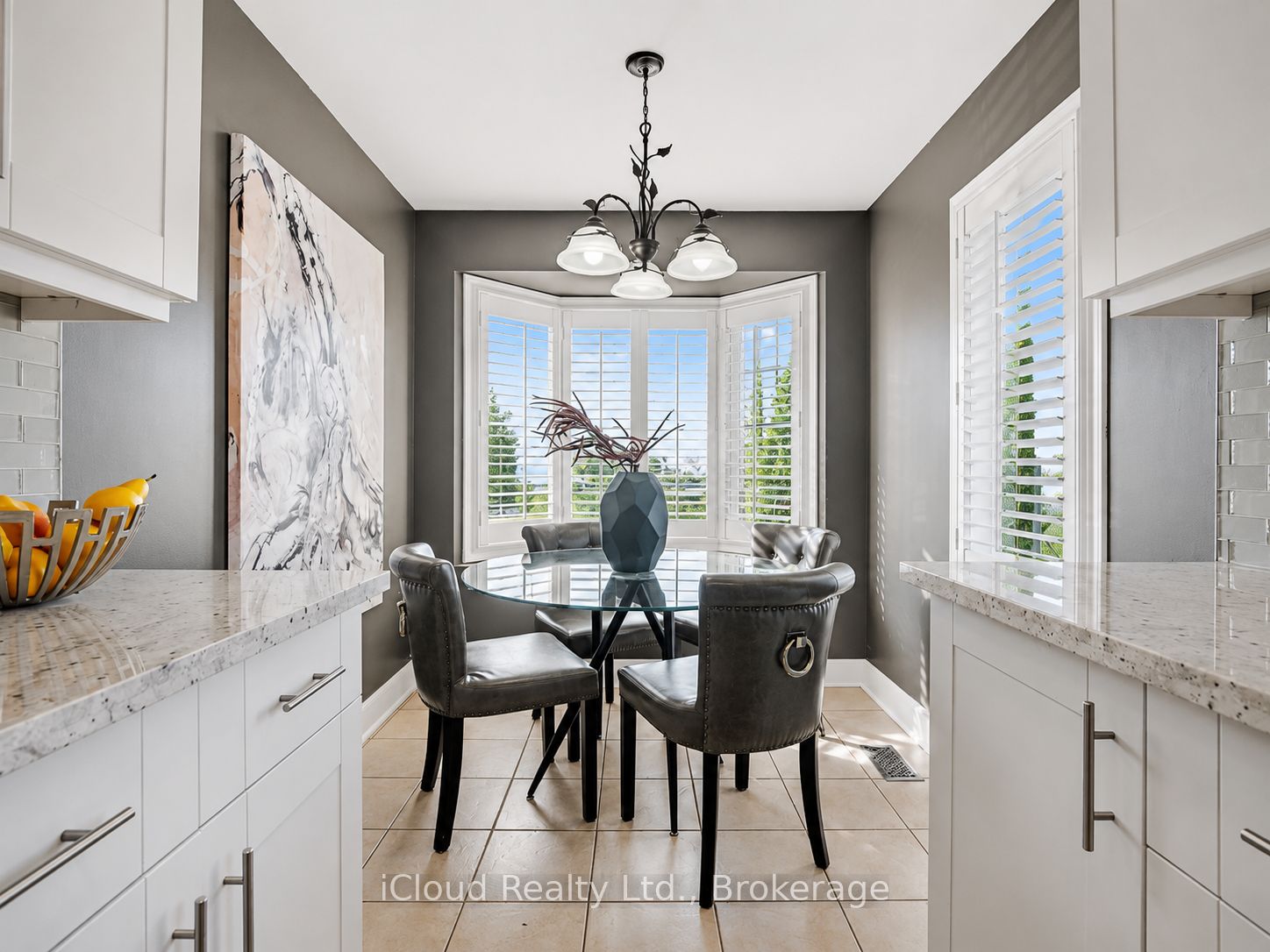 629 ANGELA Court, Burlington, ON L7L 7A4