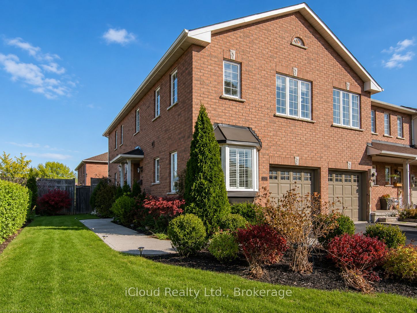 629 ANGELA Court, Burlington, ON L7L 7A4 photo 2