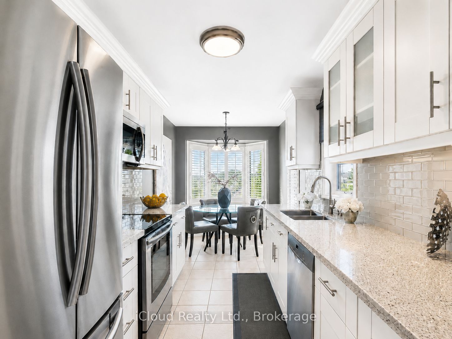 629 ANGELA Court, Burlington, ON L7L 7A4 photo 3
