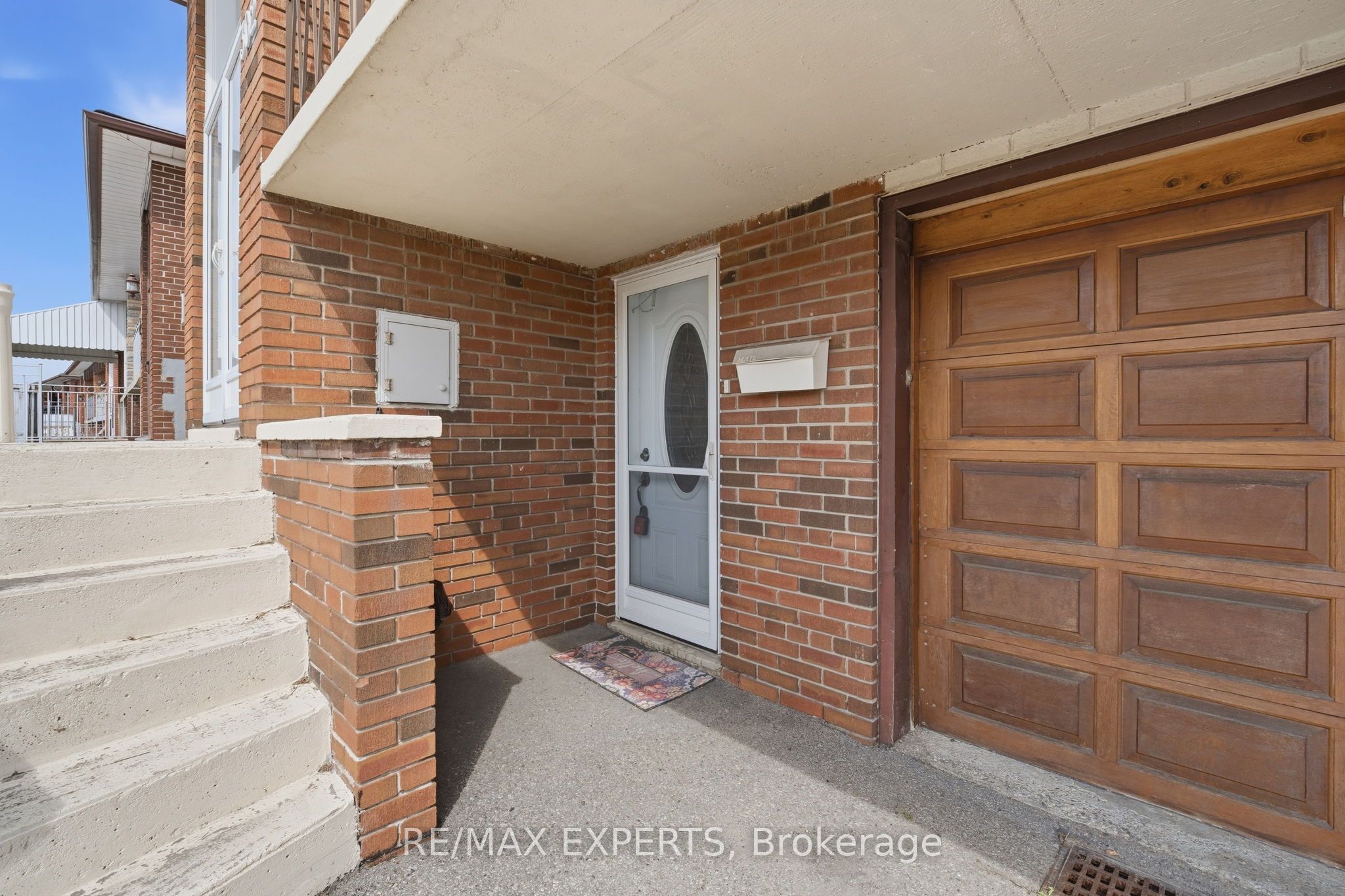 302 Hullmar Drive, Toronto, ON M3N 2G1 photo 4