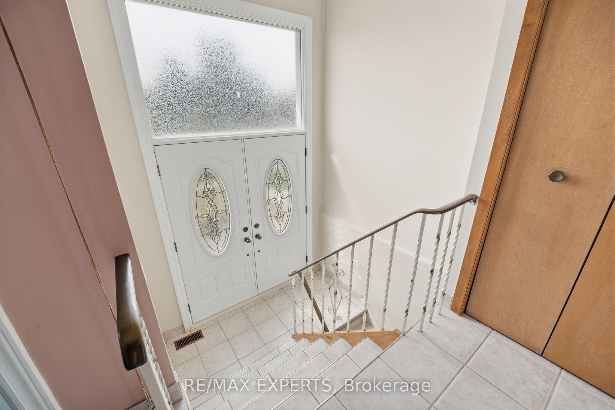 302 Hullmar Drive, Toronto, ON M3N 2G1 photo 5