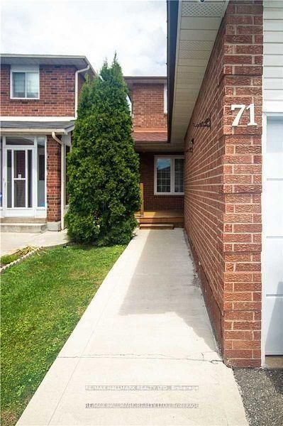 71 Ecclestone Drive Upper, Brampton, ON L6X 3M7 photo 2