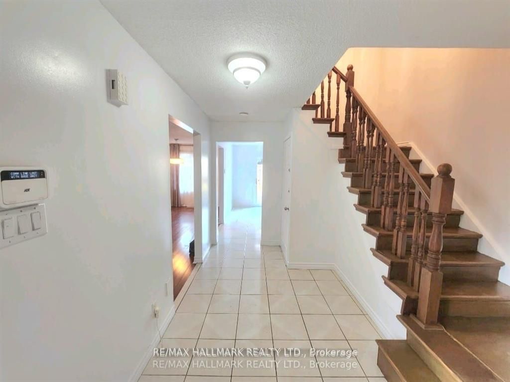 71 Ecclestone Drive Upper, Brampton, ON L6X 3M7 photo 4