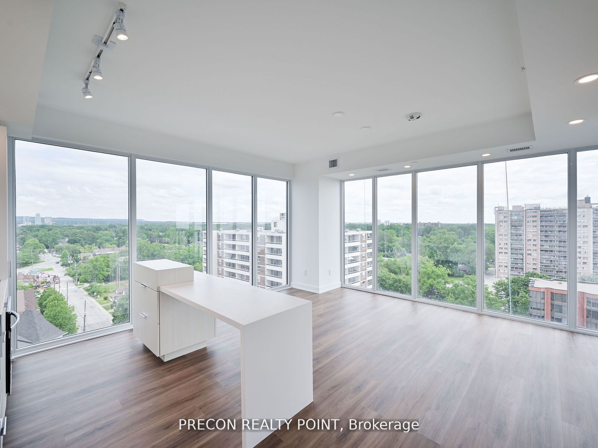 370 Martha Street E 902, Burlington, ON L7R 0G9 photo 4
