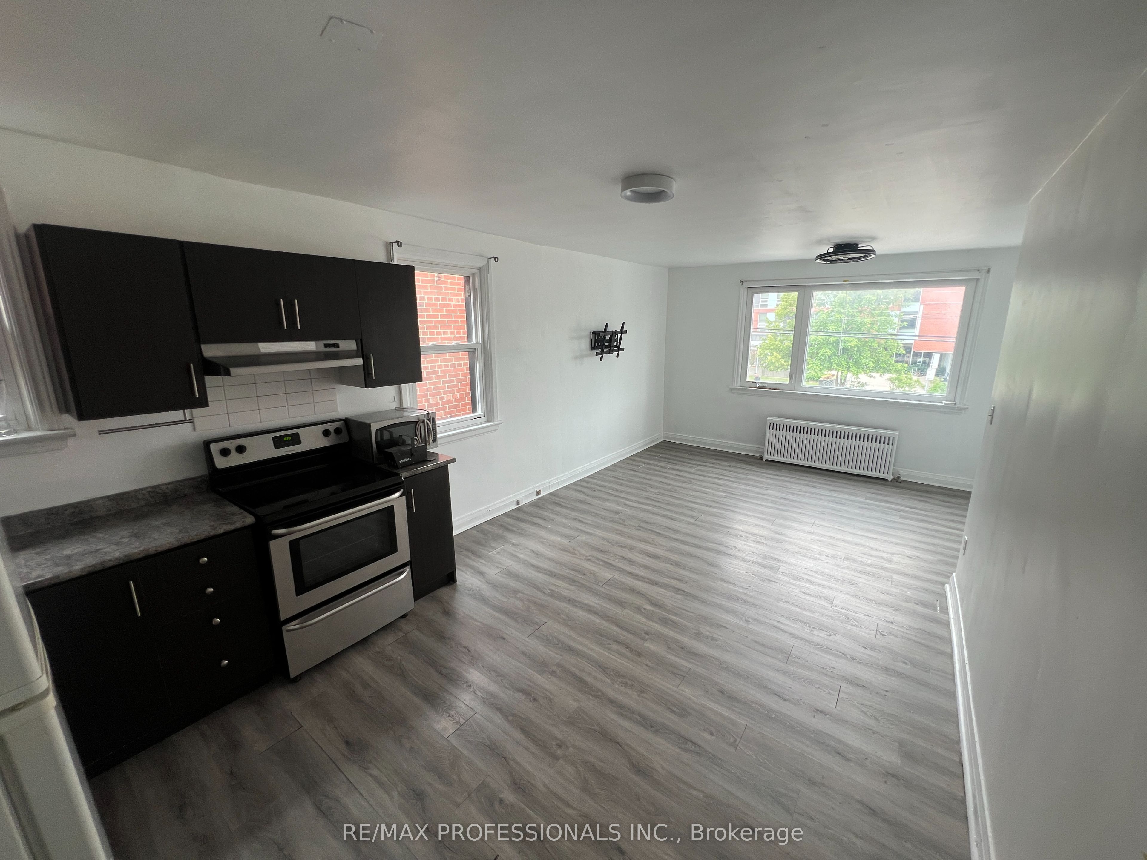 3210 Lake Shore Boulevard W 2, Toronto, ON M8V 1L9 photo 2