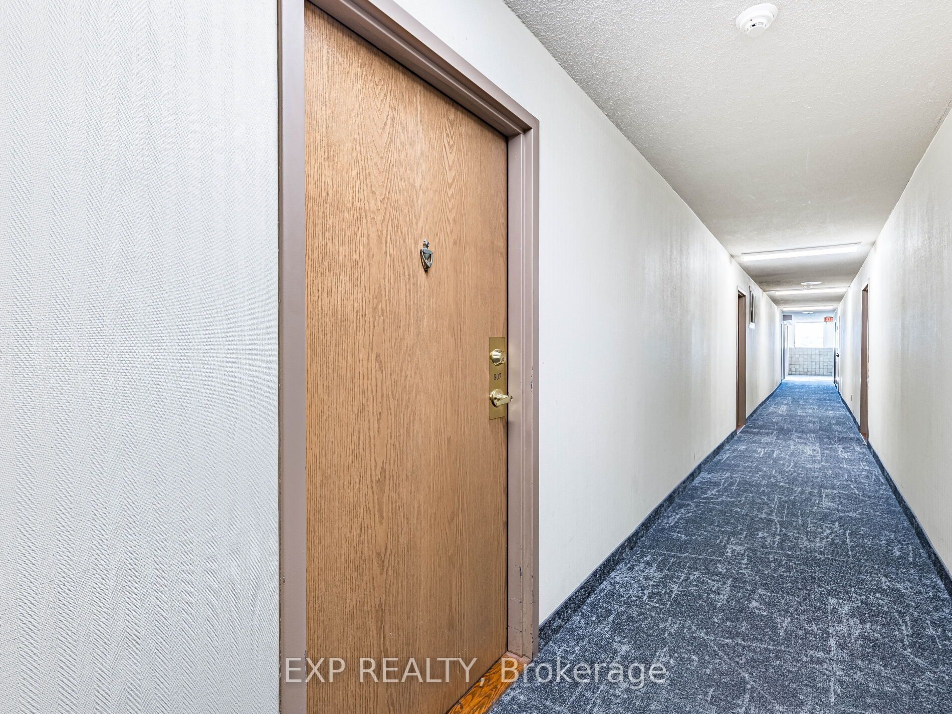 25 Agnes Street 907, Mississauga, ON L5B 3X7 photo 4