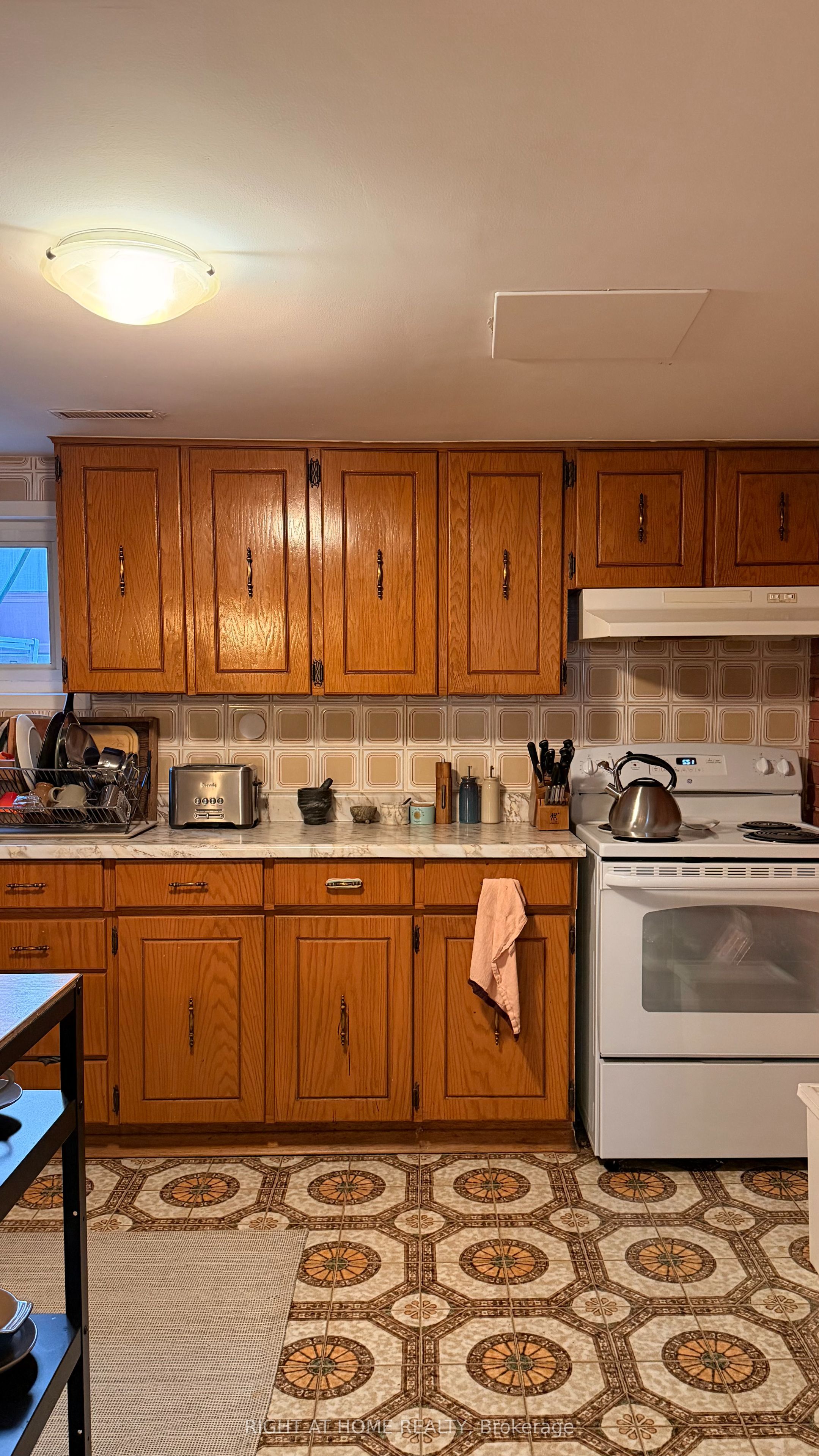 7673 Darcel Avenue Bsmt, Mississauga, ON L4T 3R5 photo 4