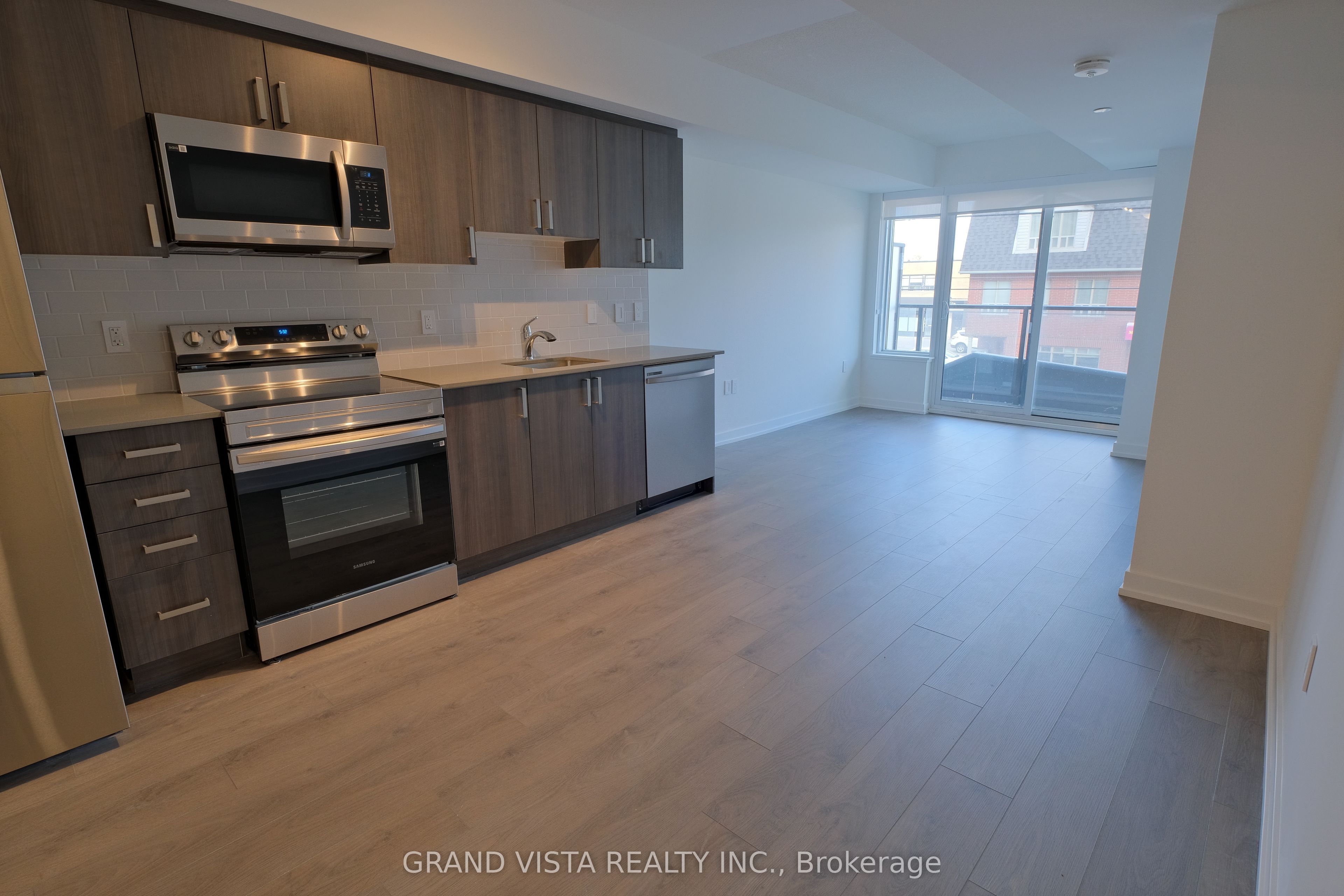 556 Marlee Avenue 209, Toronto, ON M6B 0B1 photo 3