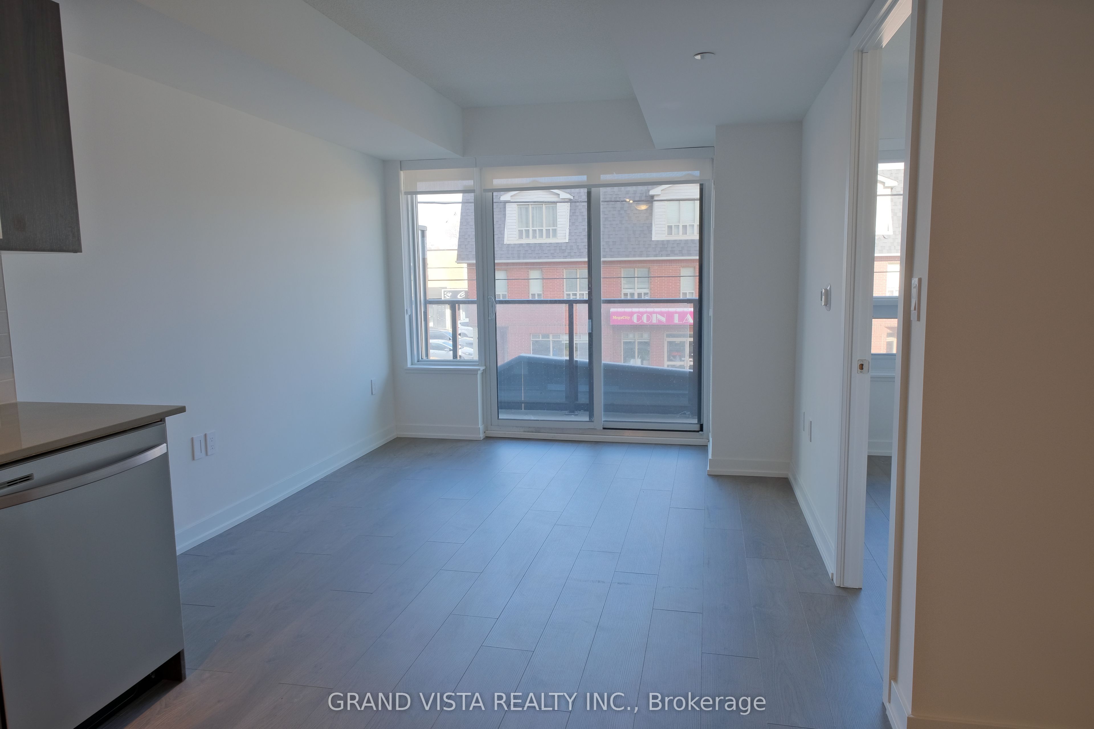 556 Marlee Avenue 209, Toronto, ON M6B 0B1 photo 4
