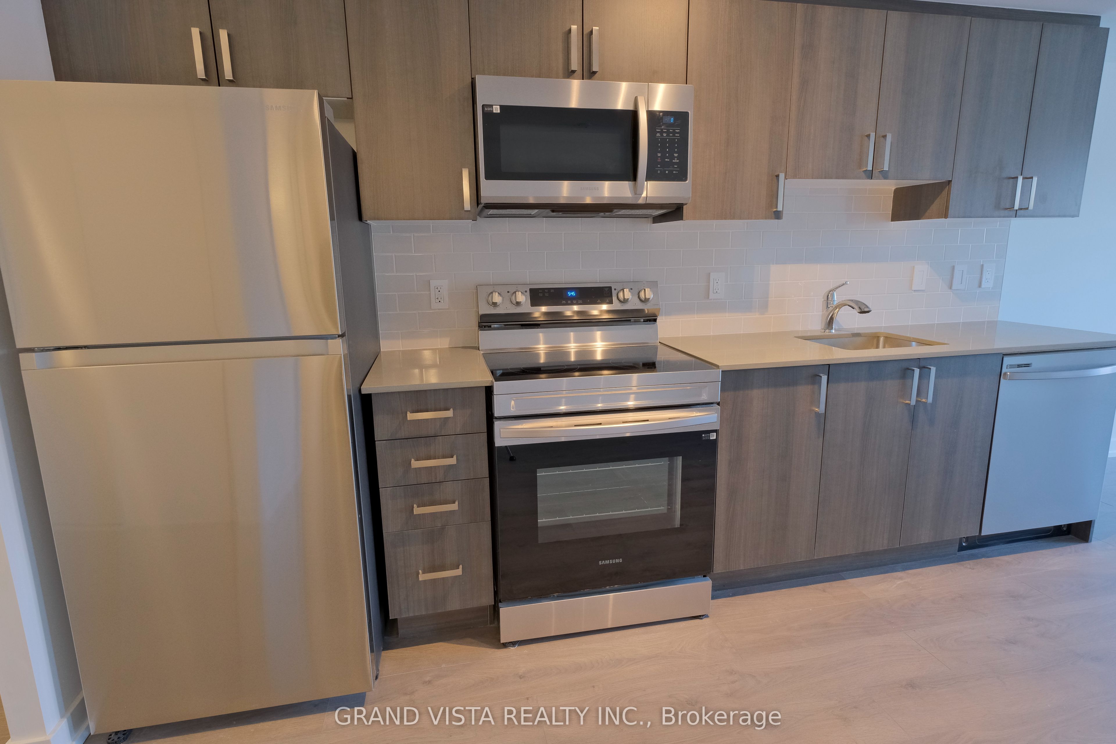 556 Marlee Avenue 209, Toronto, ON M6B 0B1 photo 5