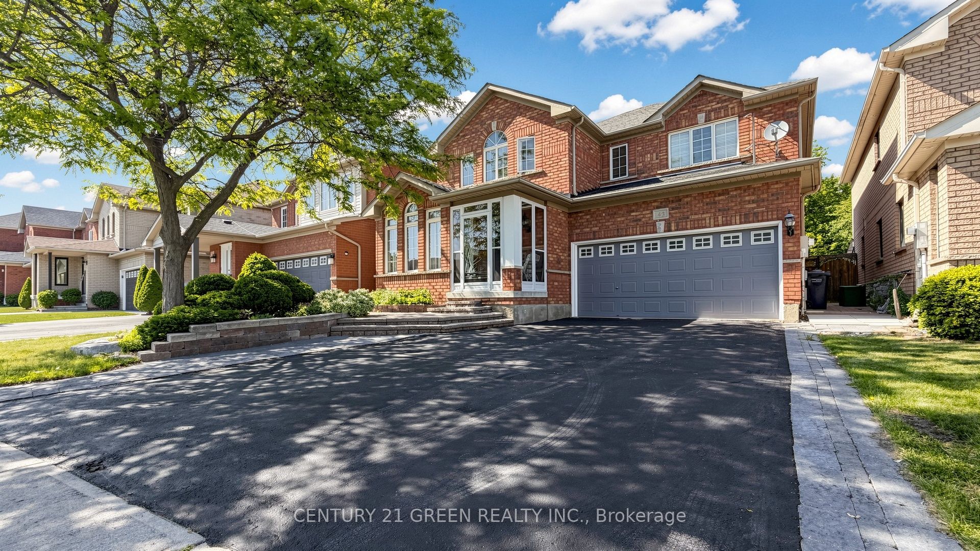 43 Hollowgrove Boulevard, Brampton, ON L6P 1B1 photo 2