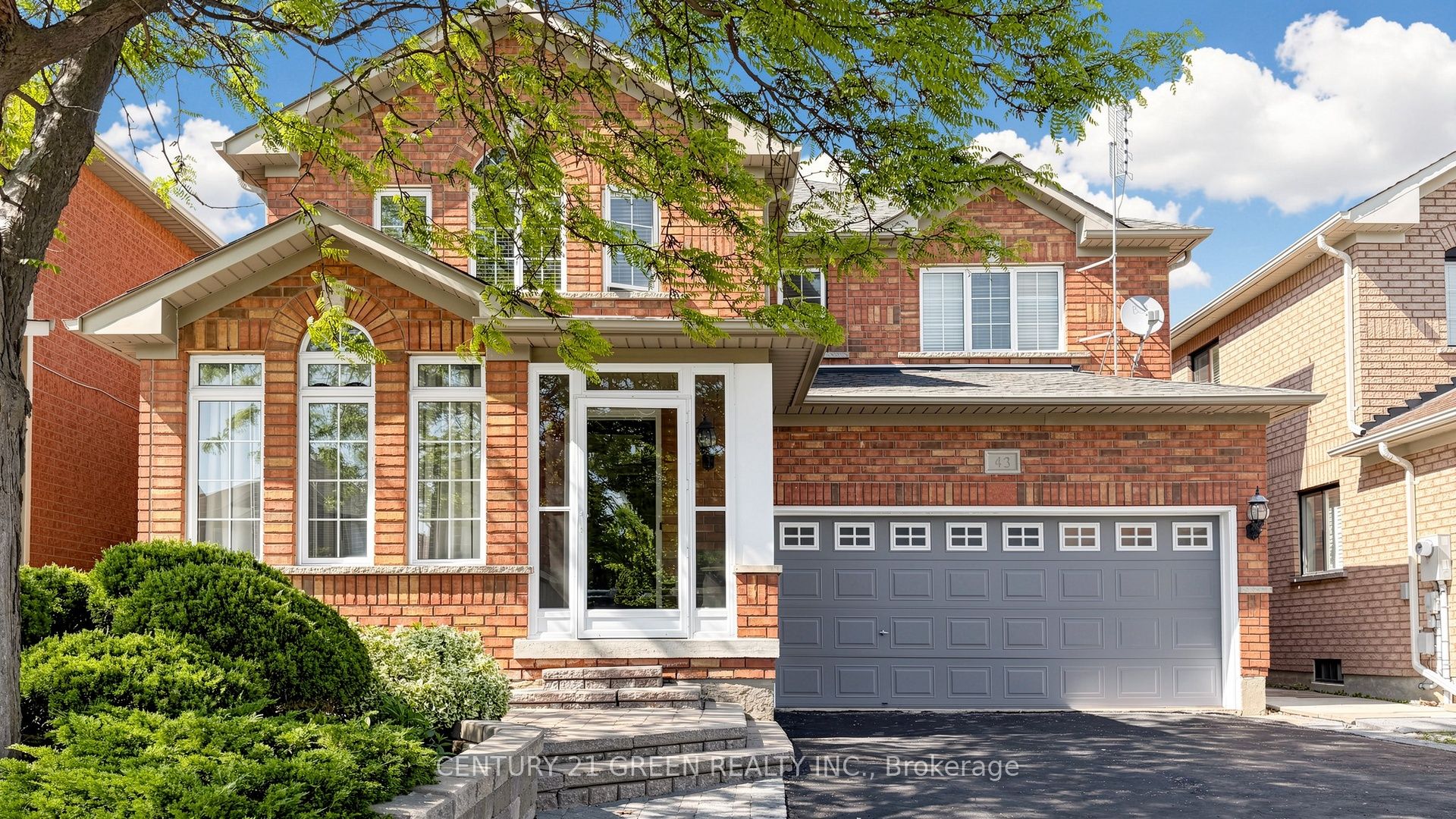 43 Hollowgrove Boulevard, Brampton, ON L6P 1B1 photo 3