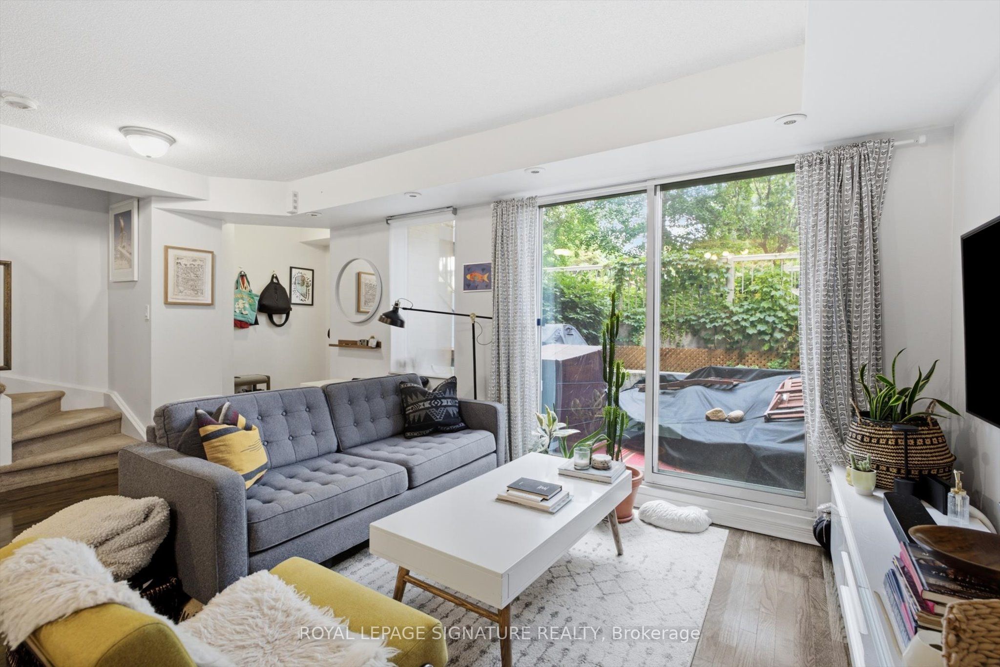 5 Elsie Lane TH135, Toronto, ON M6P 3N3 photo 4