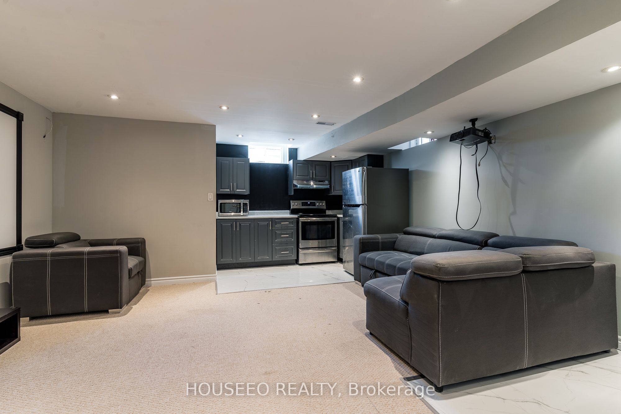3324 Sunlight Street Basement, Mississauga, ON L5M 0G8 photo 3