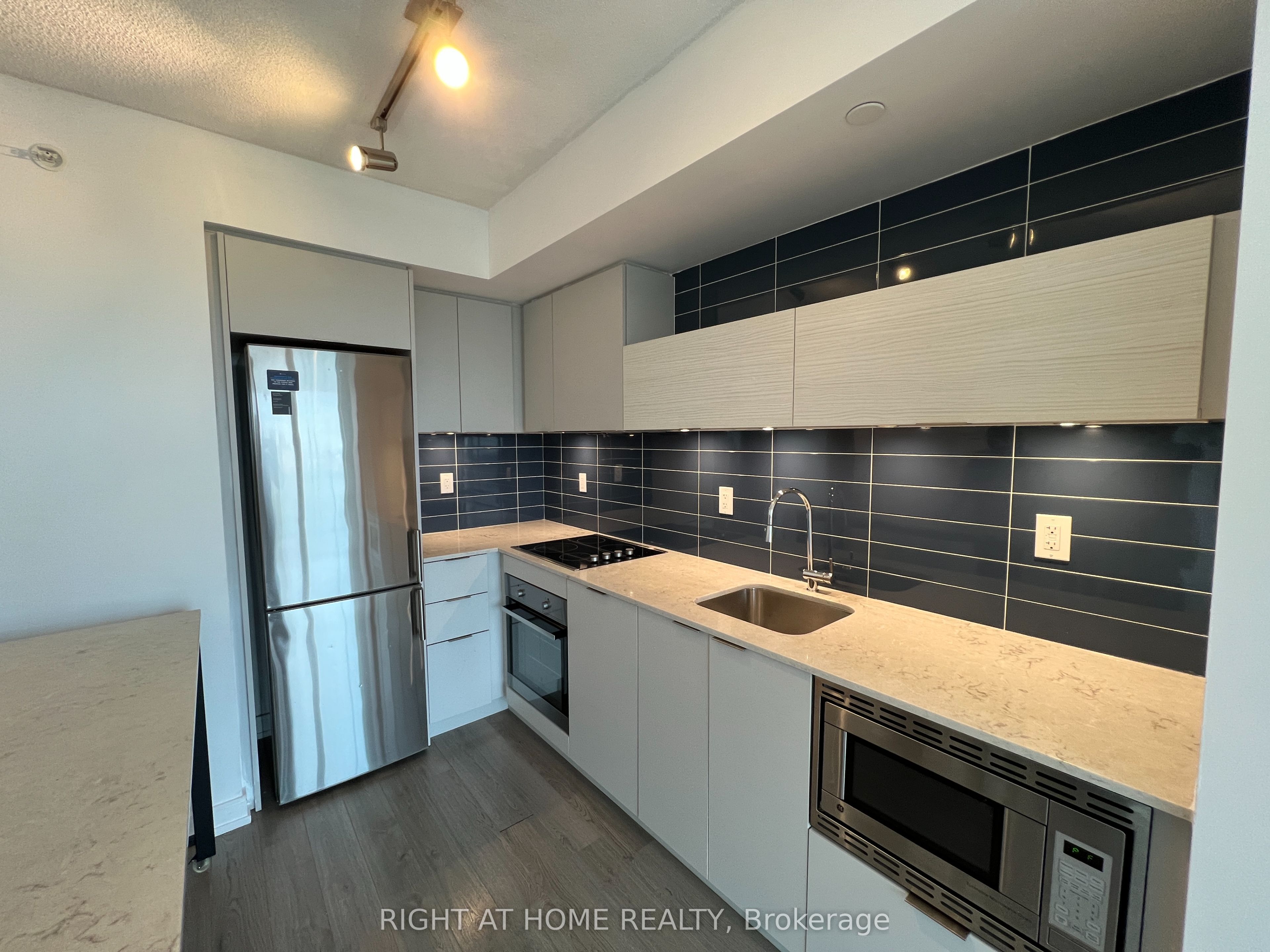 20 Thomas Riley Road 608, Toronto, ON M9B 0C3 photo 5