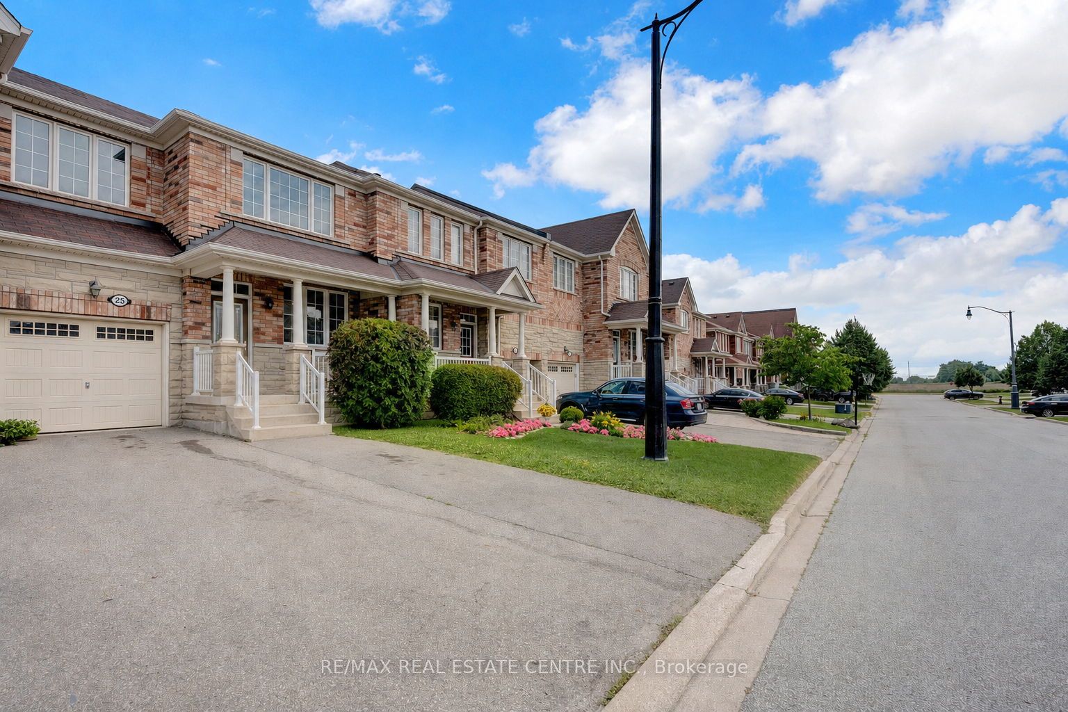 25 Shediac Road, Brampton, ON L6Y 0V8 photo 4