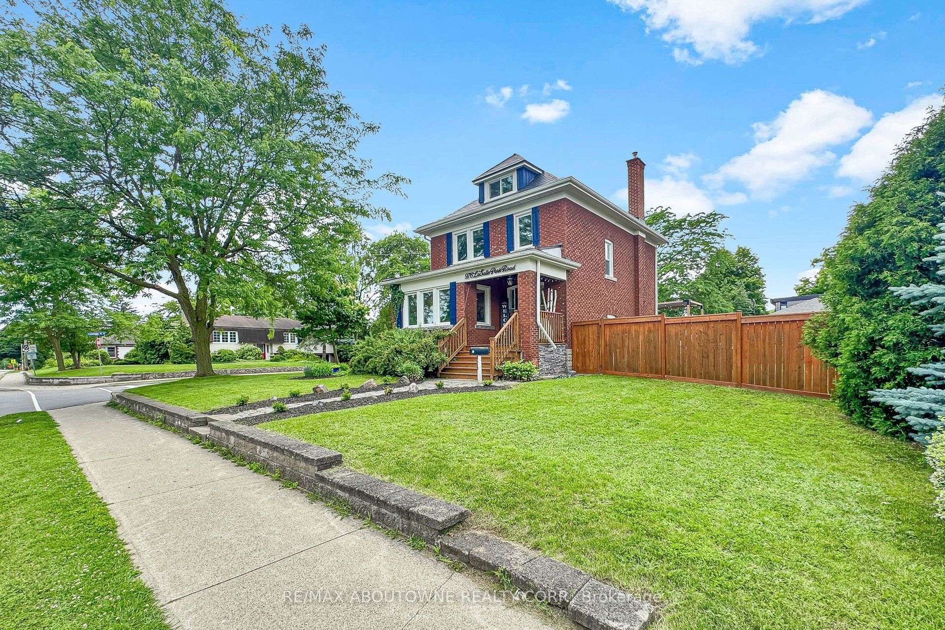 976 Lasalle Park Road, Burlington, ON L7T 1N2 photo 2