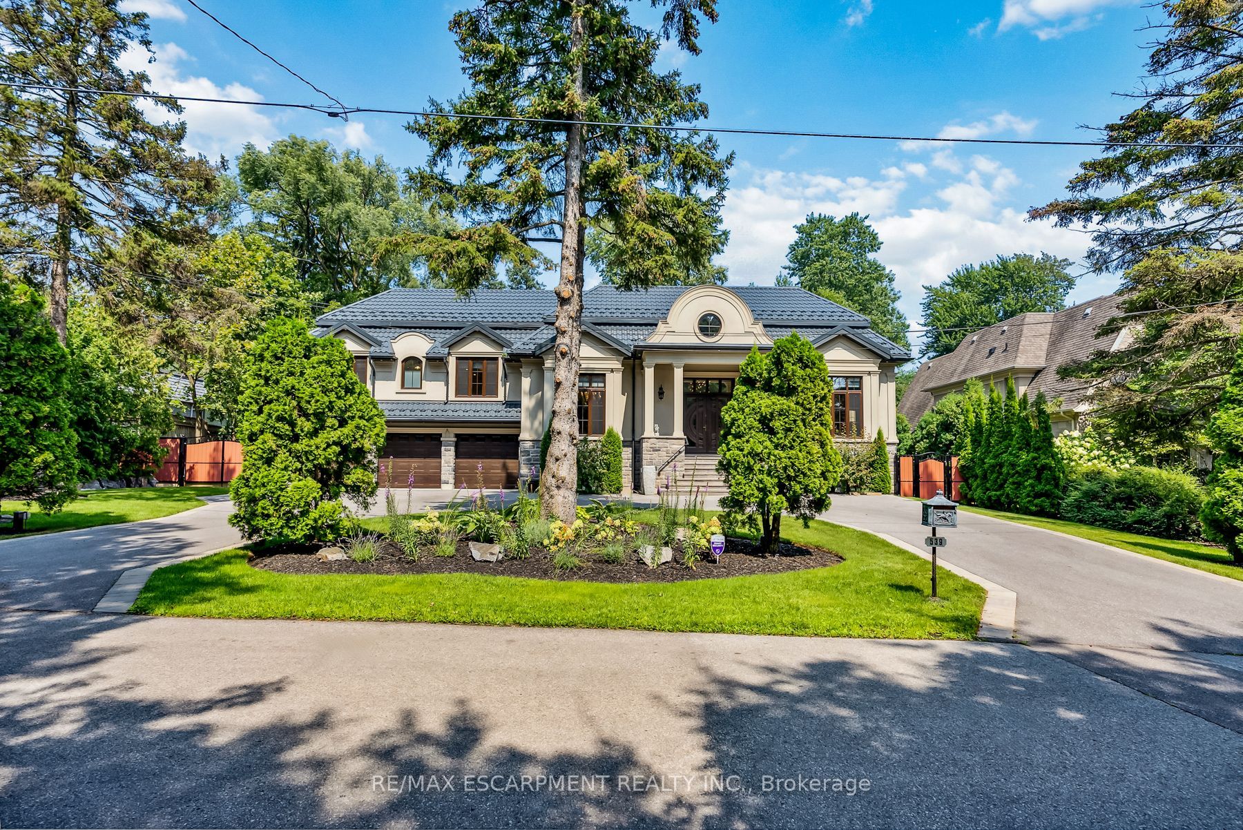 539 Old Poplar Row, Mississauga, ON L5J 2N9 photo 2