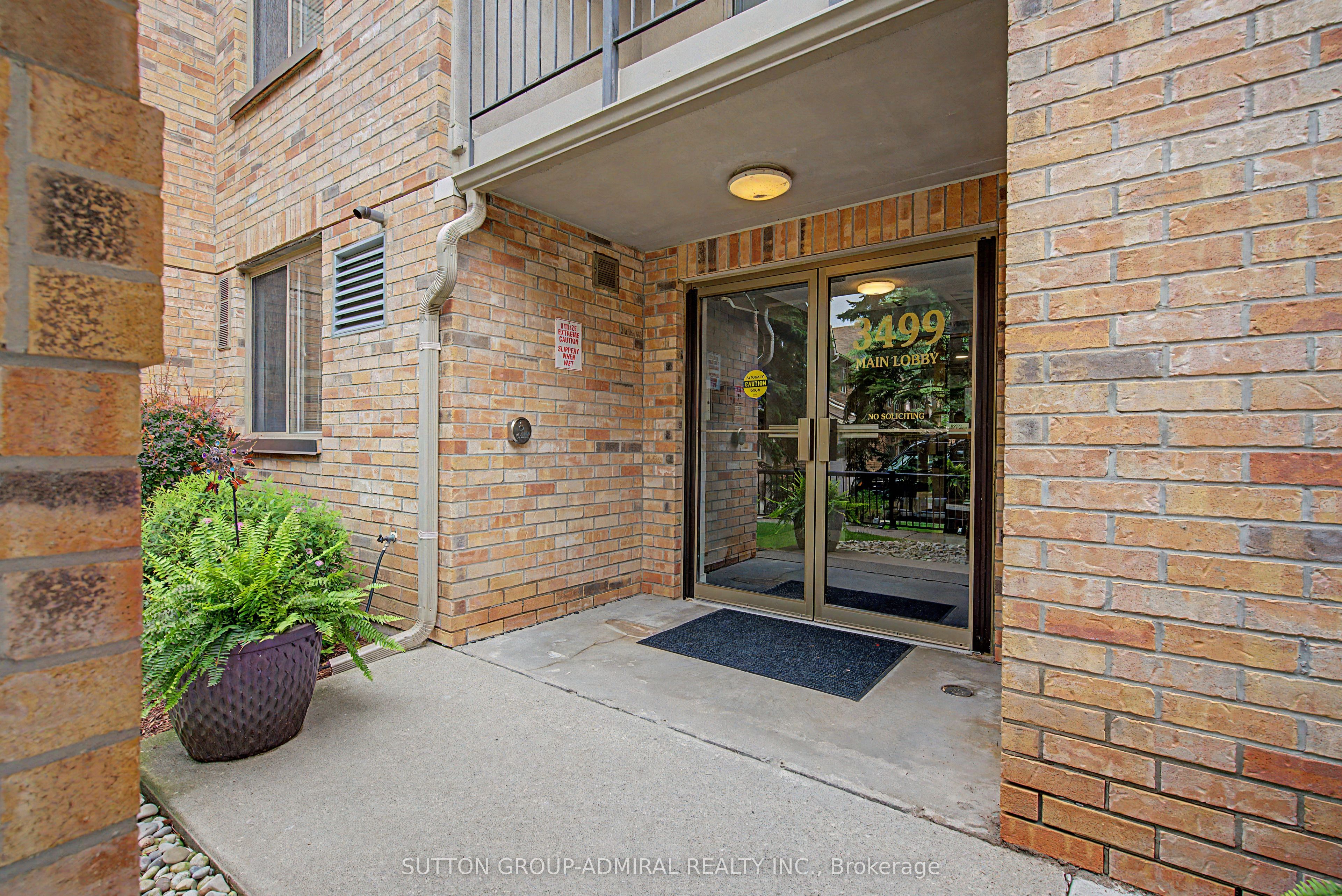 3499 Upper Middle Road 311, Burlington, ON L7M 4M7 photo 2