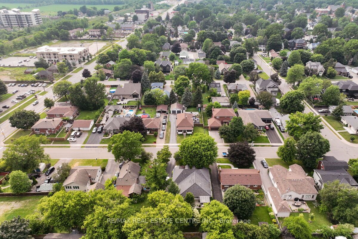 33 MILES Street, Milton, ON L9T 1E5 photo 2