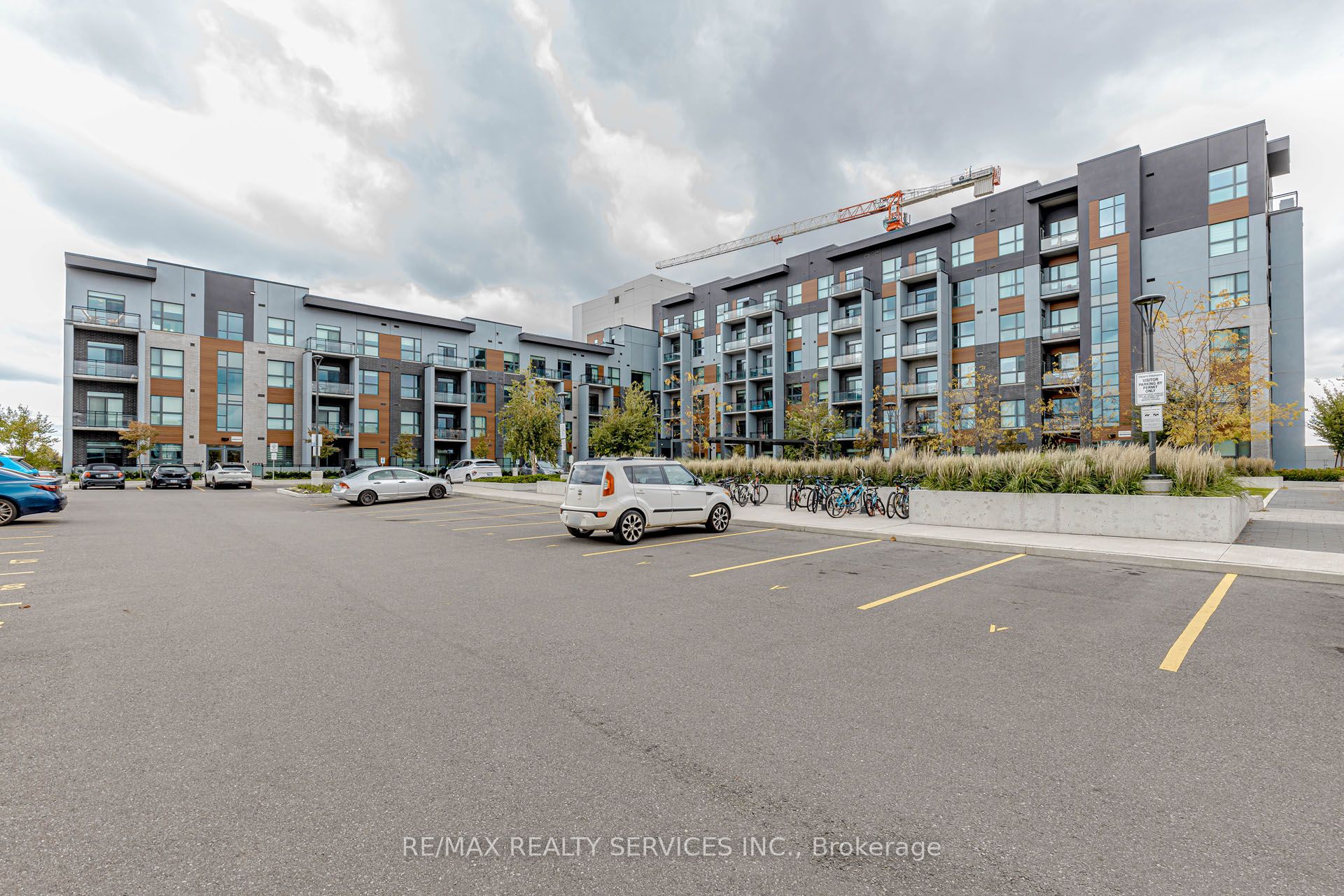 95 Dundas Street W 101, Oakville, ON L6M 5N4 photo 3
