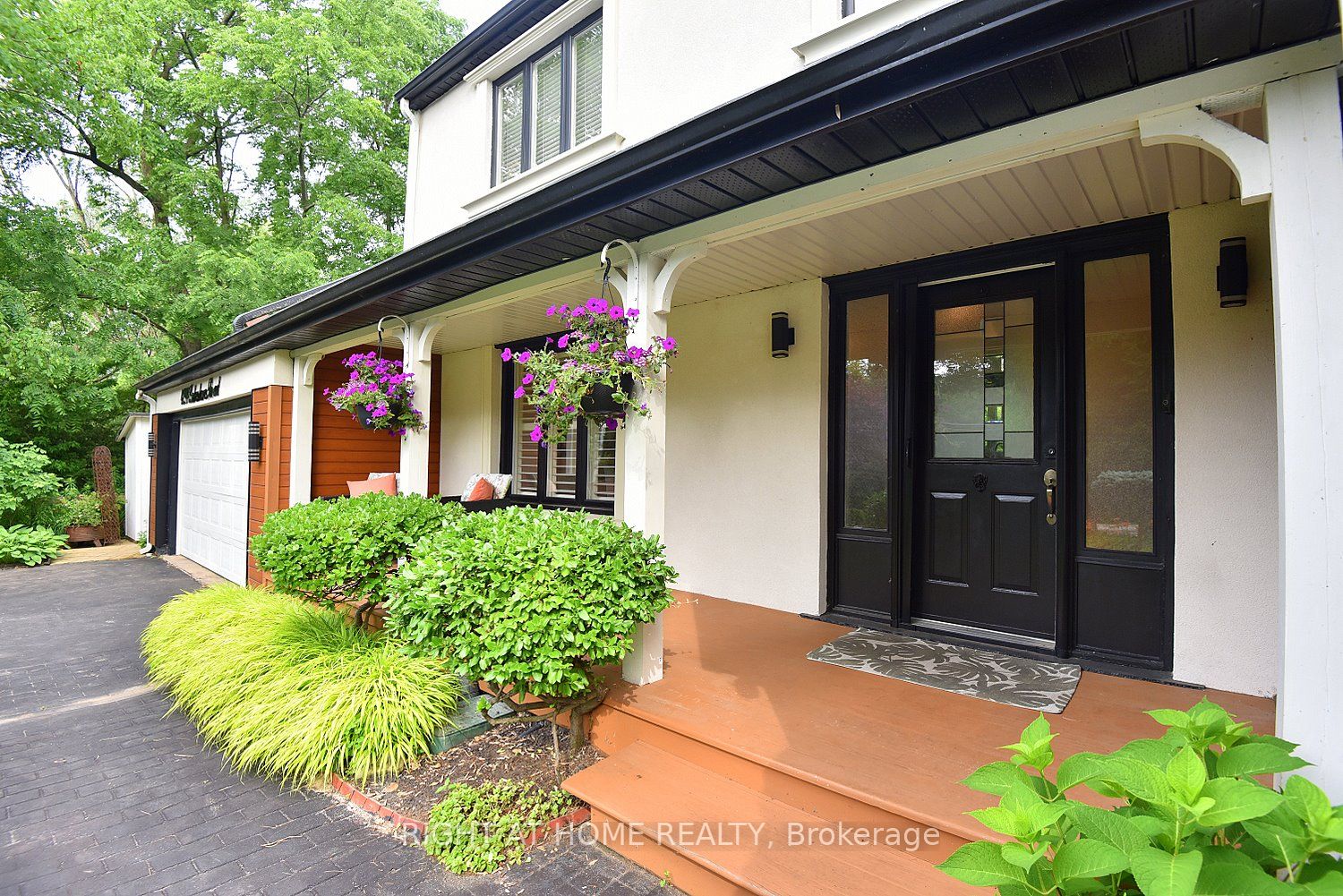 4299 Lakeshore Road, Burlington, ON L7L 1A7 photo 2