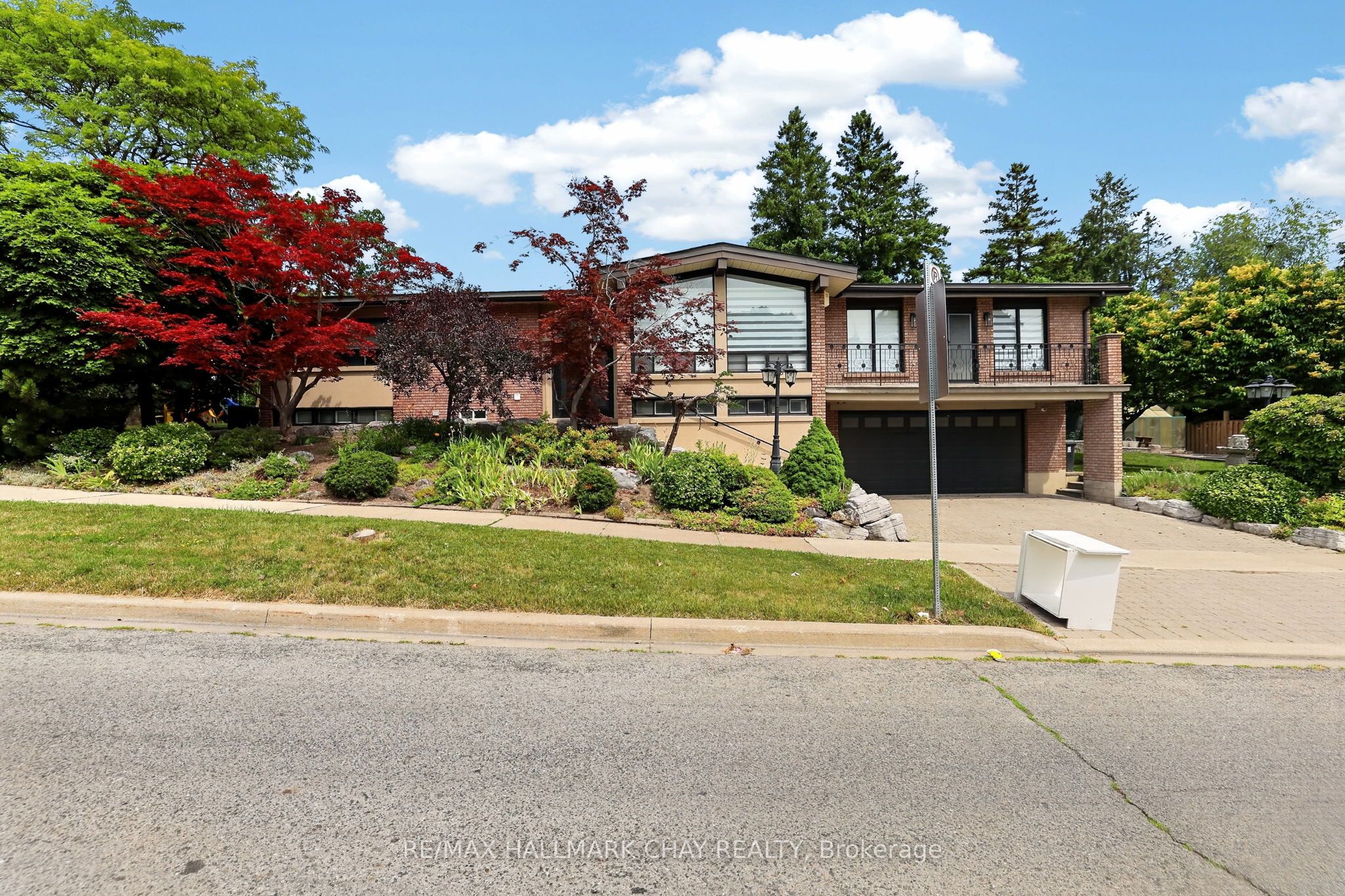 80 Beaumode Heights Drive Lower, Toronto, ON M9V 1V9 photo 2