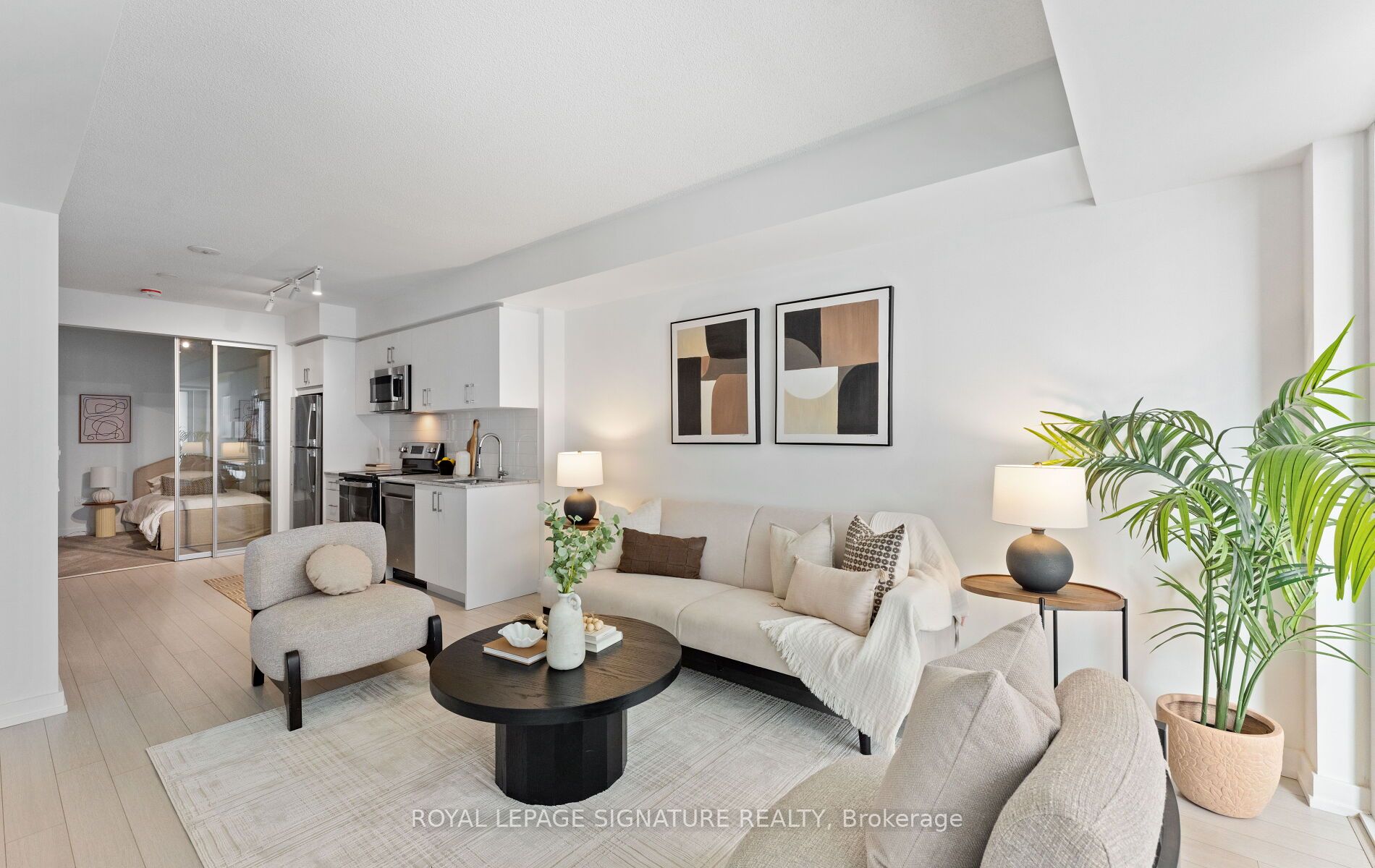 4010 Eglinton Avenue W 318, Toronto, ON M9A 4M2