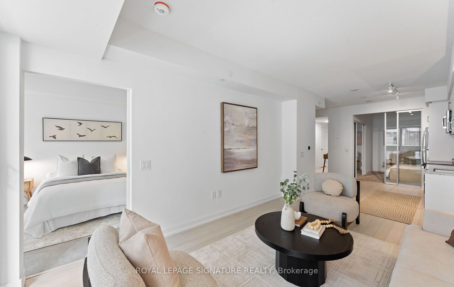 4010 Eglinton Avenue W 318, Toronto, ON M9A 4M2 photo 2