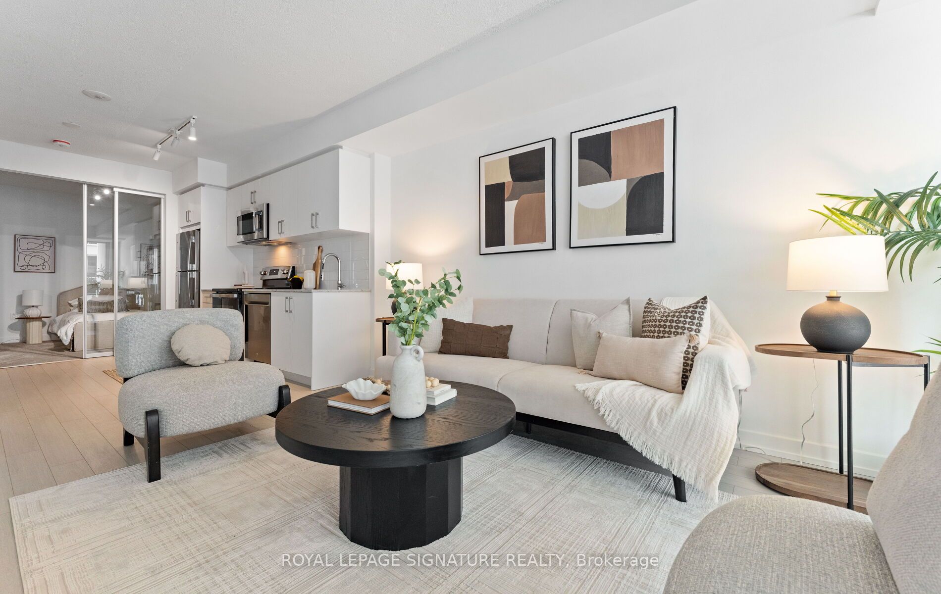 4010 Eglinton Avenue W 318, Toronto, ON M9A 4M2 photo 3
