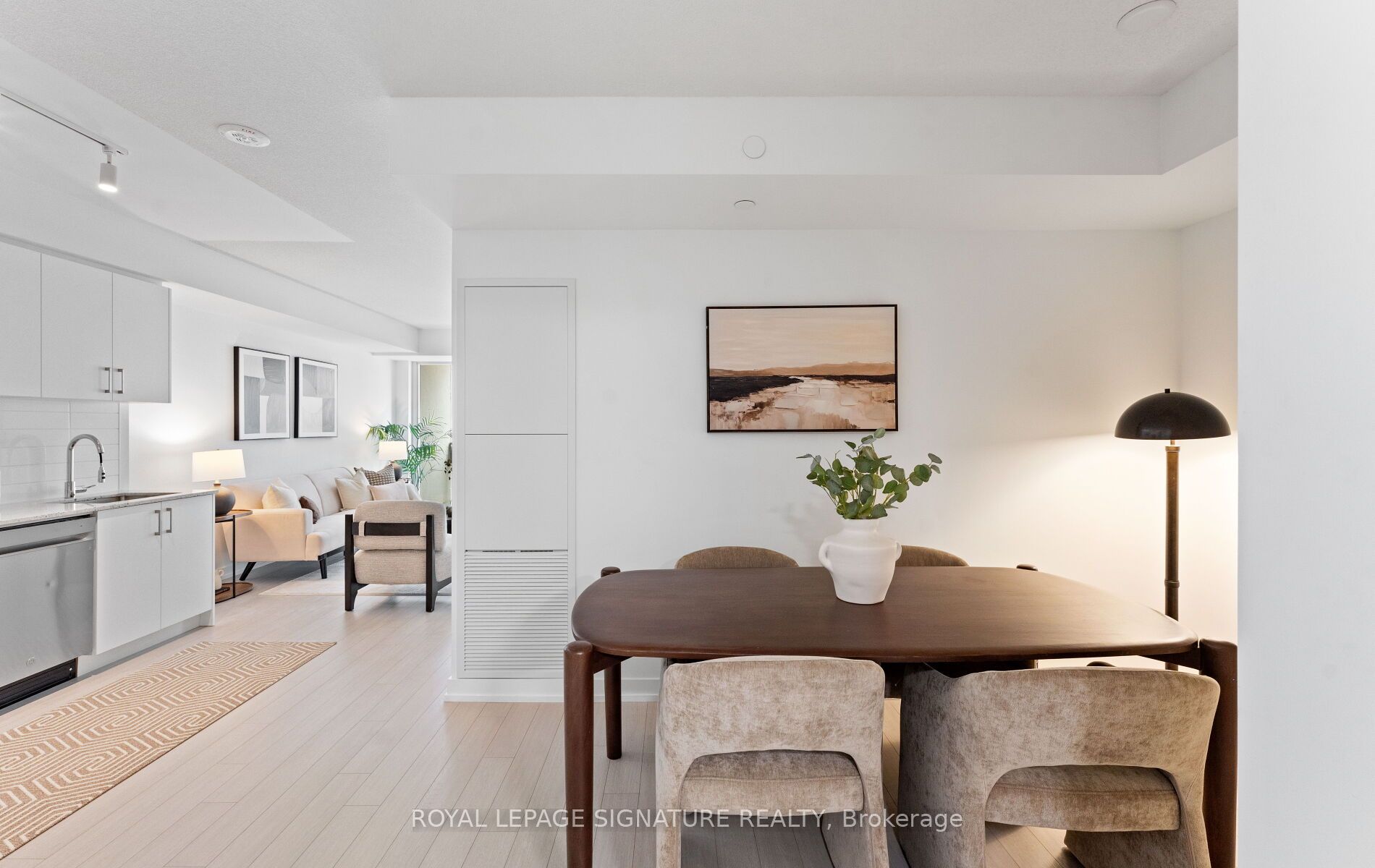 4010 Eglinton Avenue W 318, Toronto, ON M9A 4M2 photo 4