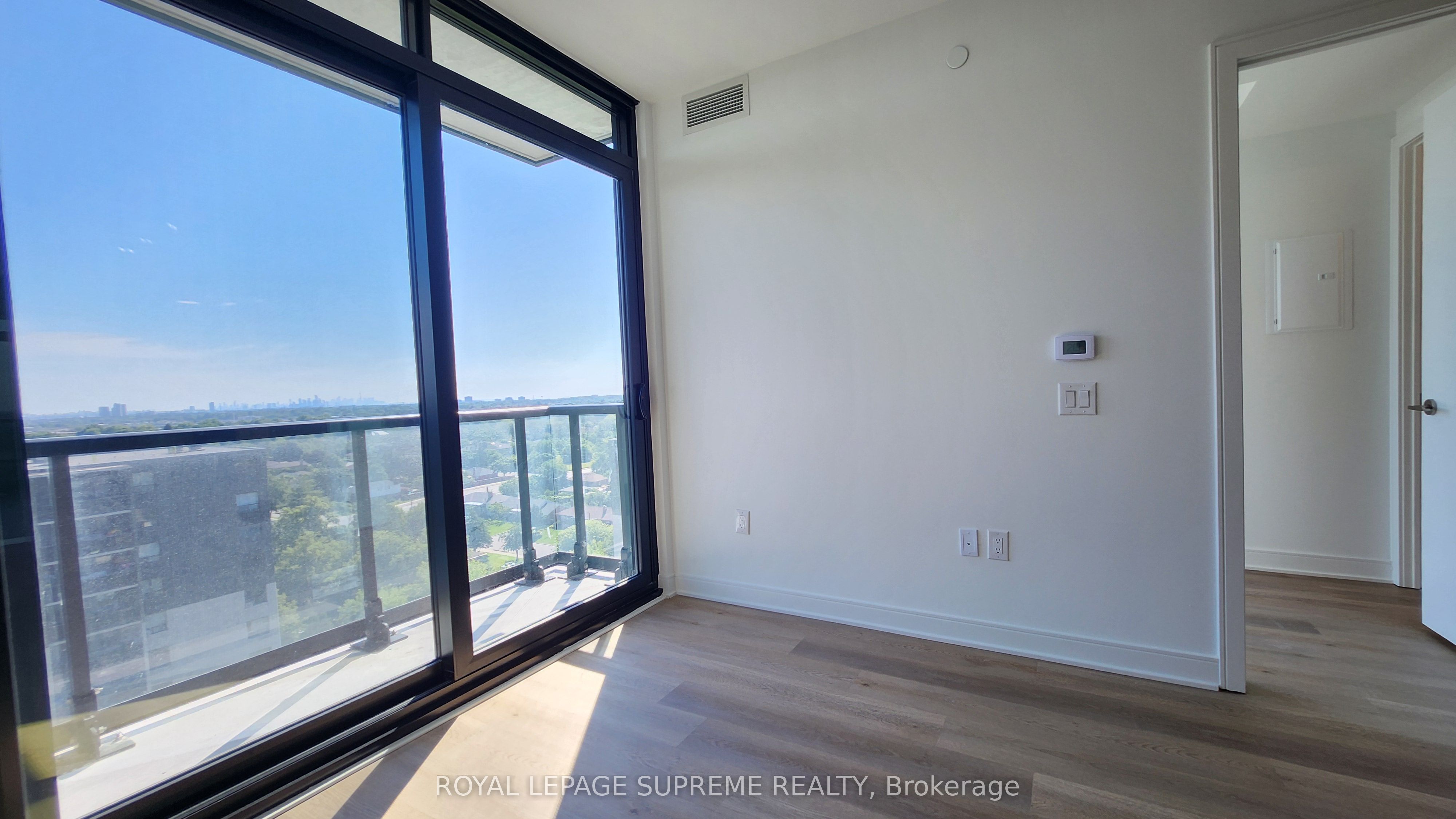 86 Dundas Street E 1212, Mississauga, ON L5A 0B1 photo 4