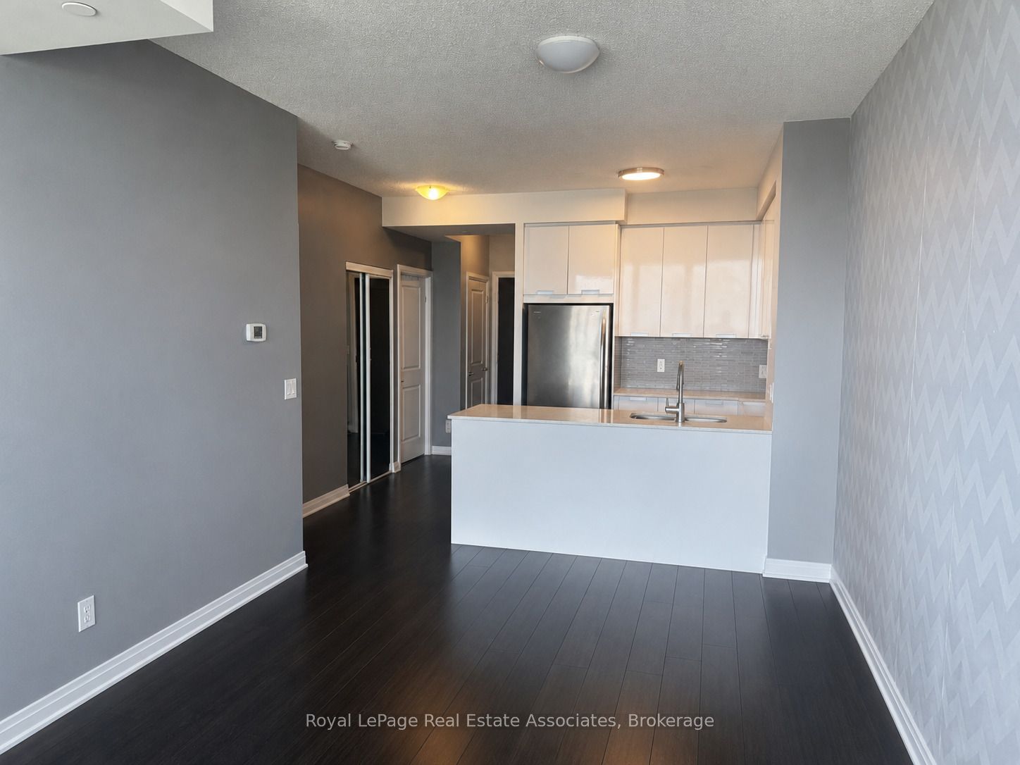 55 Eglinton Avenue W 606, Mississauga, ON L5R 0E4 photo 3