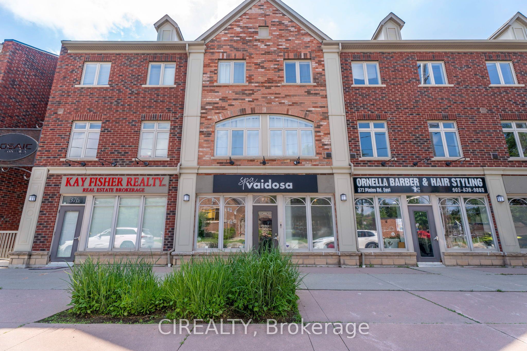 374 plains Road E 30, Burlington, ON L7T 0A4