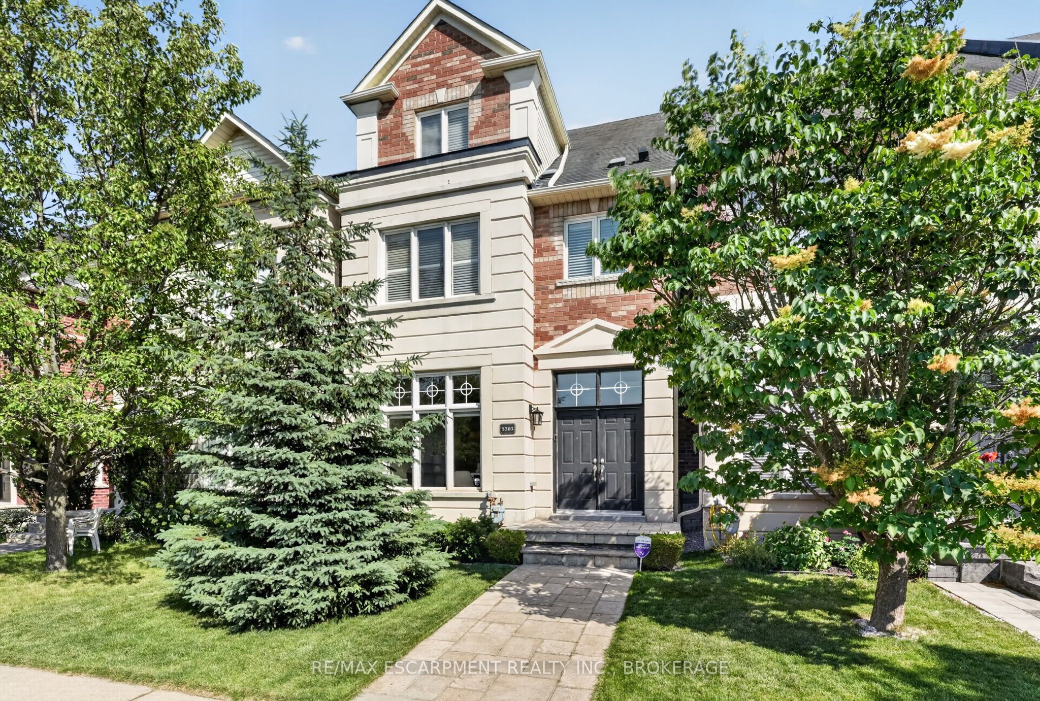 5203 Preservation Circle, Mississauga, ON L5M 7T3 photo 2
