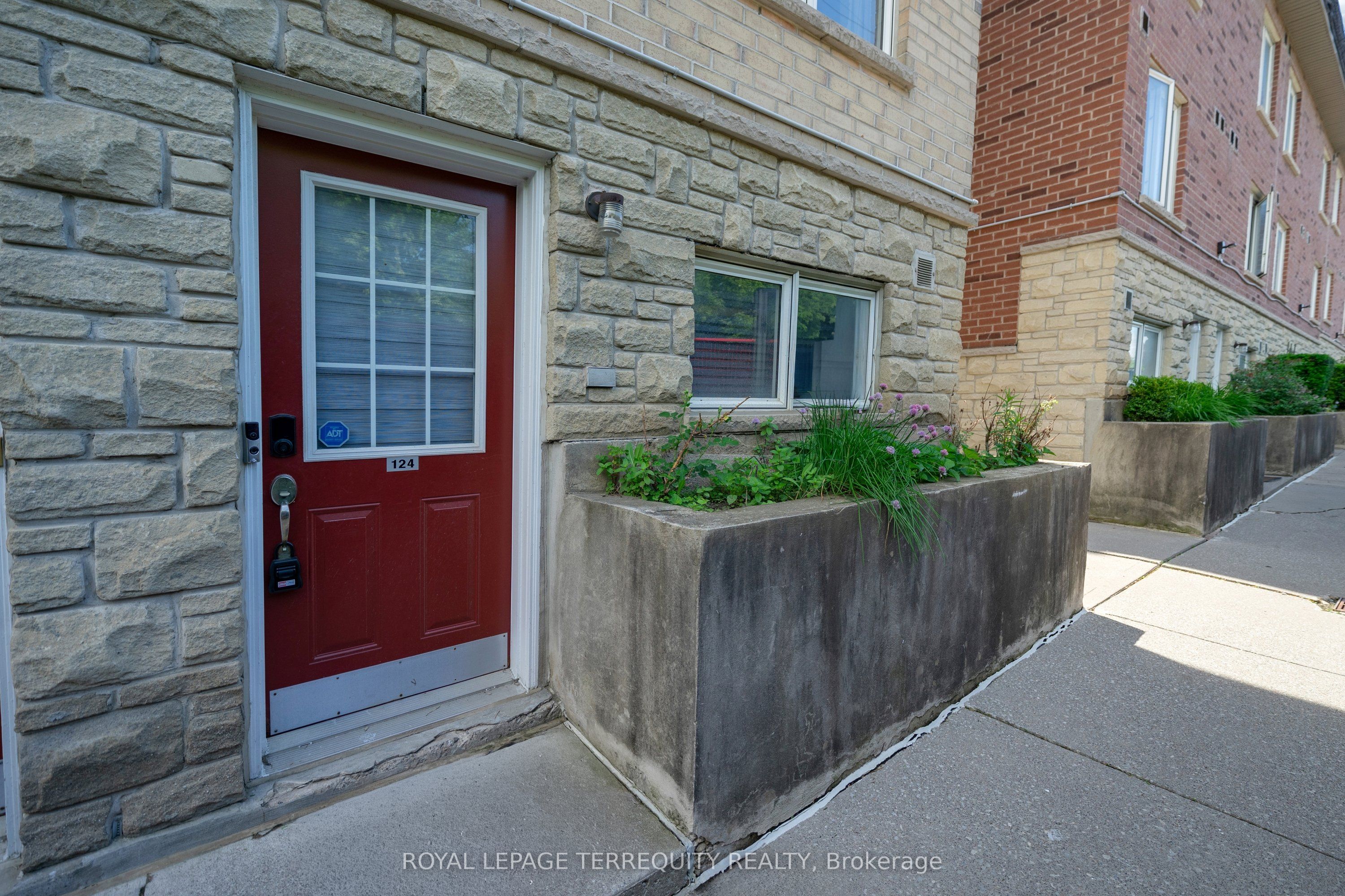 75 Turntable Crescent 124, Toronto, ON M6H 4K8 photo 4