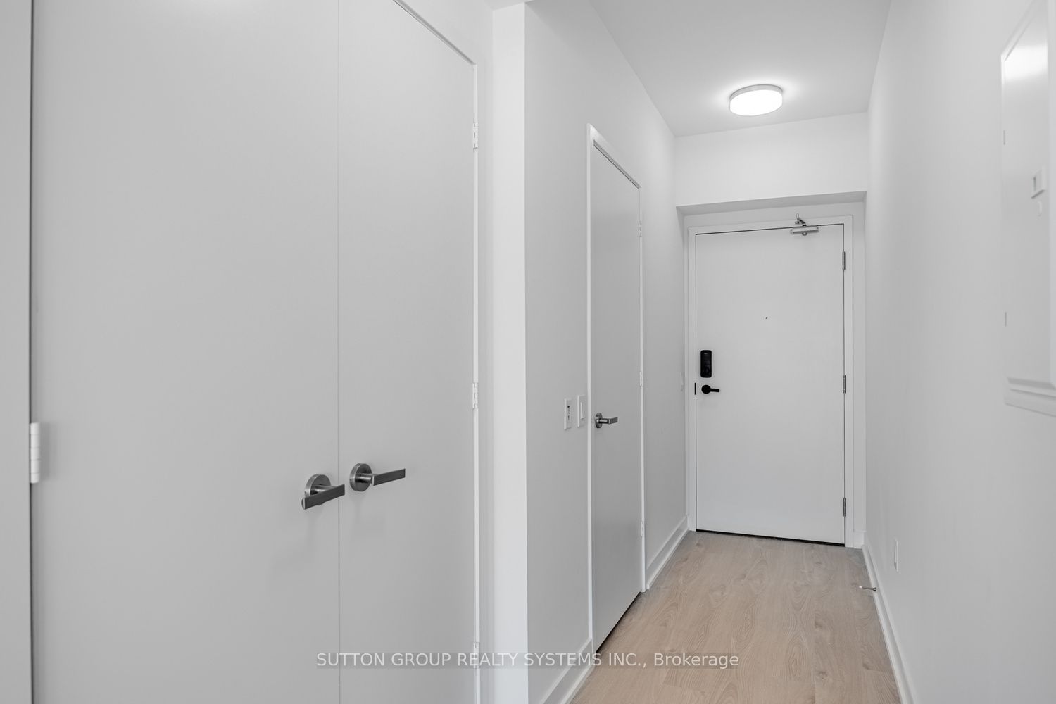 3900 Confederation Parkway 1307, Mississauga, ON L5B 0M3 photo 2