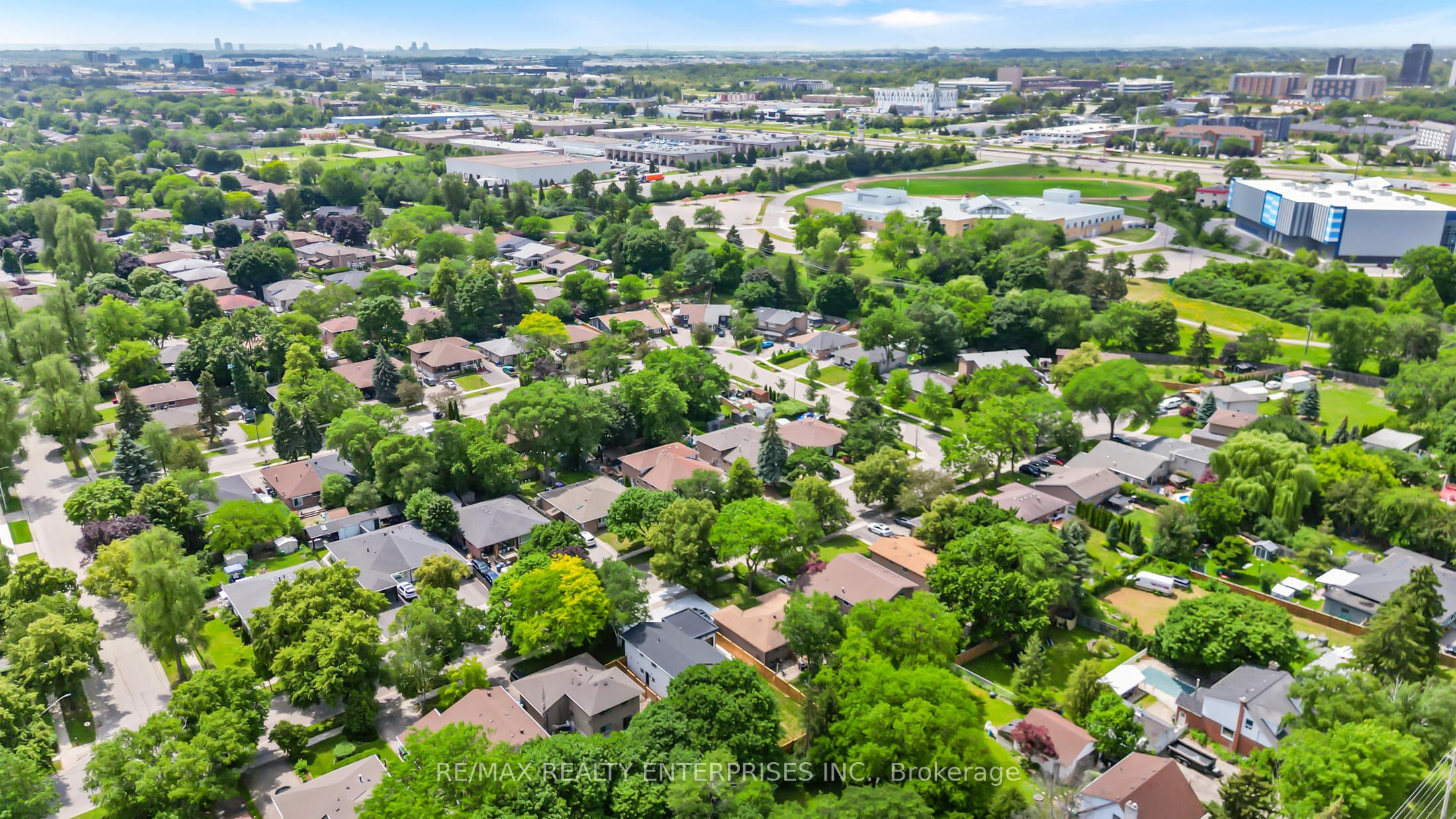 1495 Thetford Court, Mississauga, ON L5J 3N2 photo 2