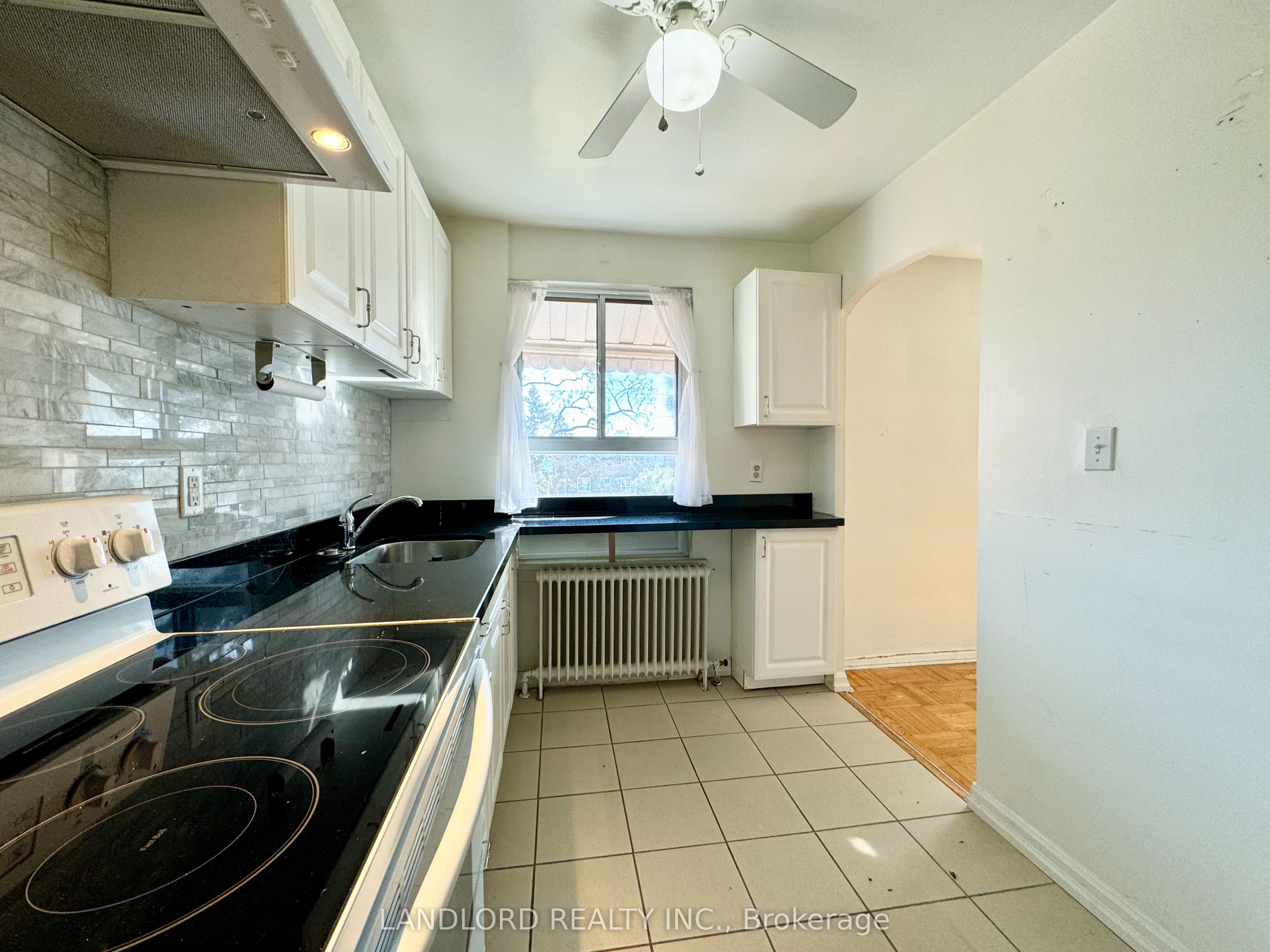 2696 Lake Shore Boulevard W 5, Toronto, ON M8V 1G8 photo 2