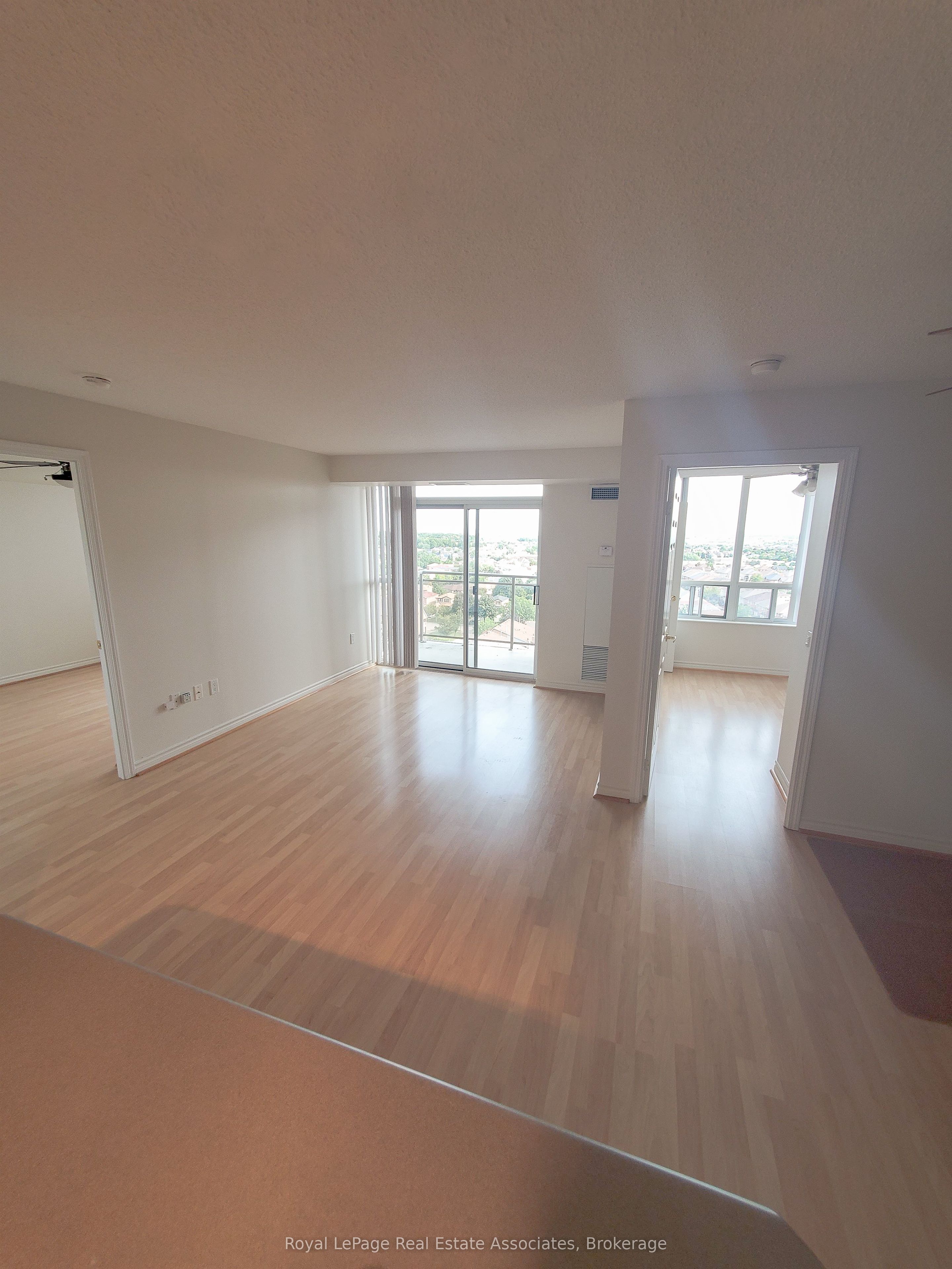 55 Strathaven Drive 1202, Mississauga, ON L5R 4G9