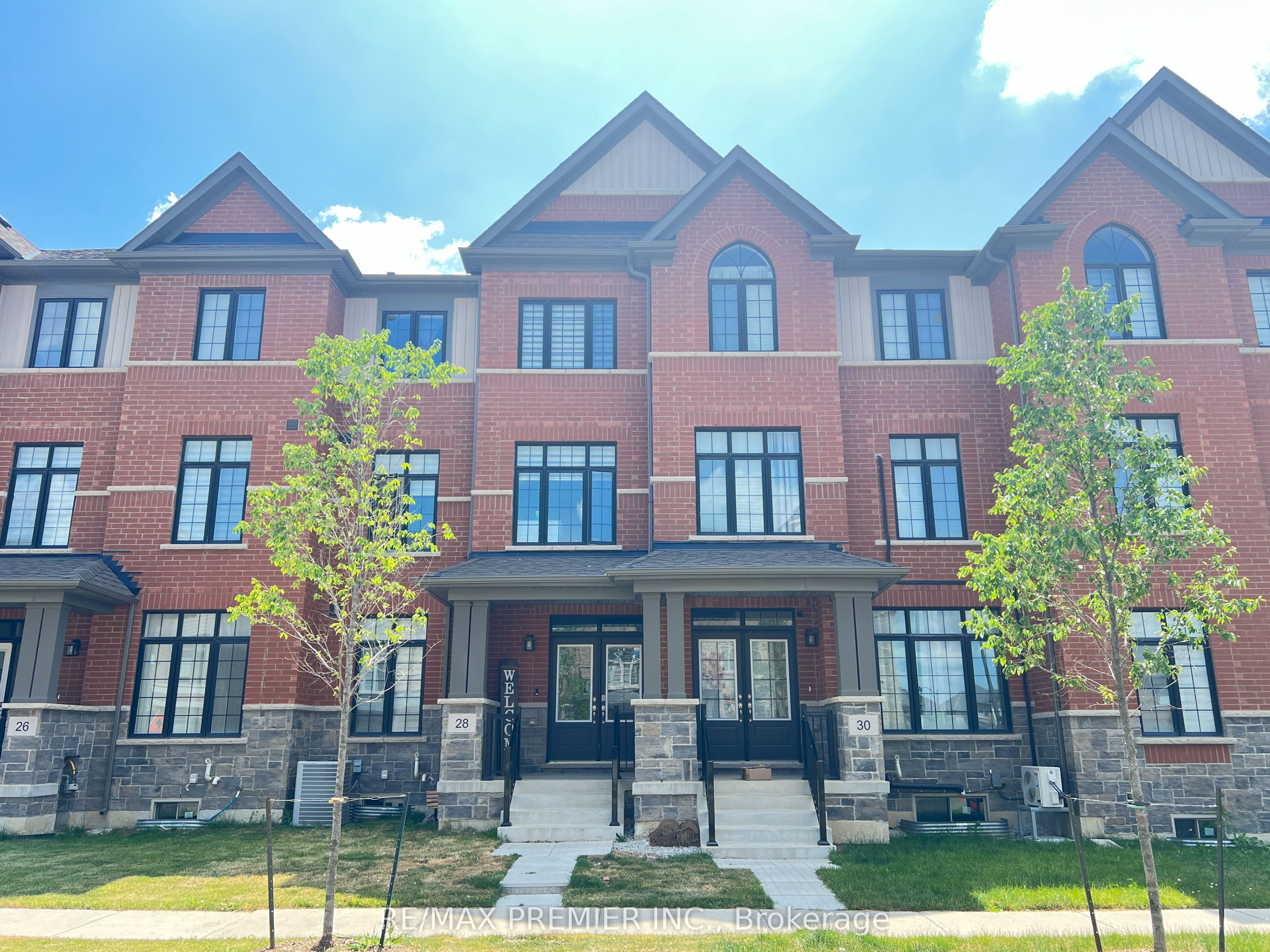 28 Petch Avenue, Caledon, ON L7C 0Y9