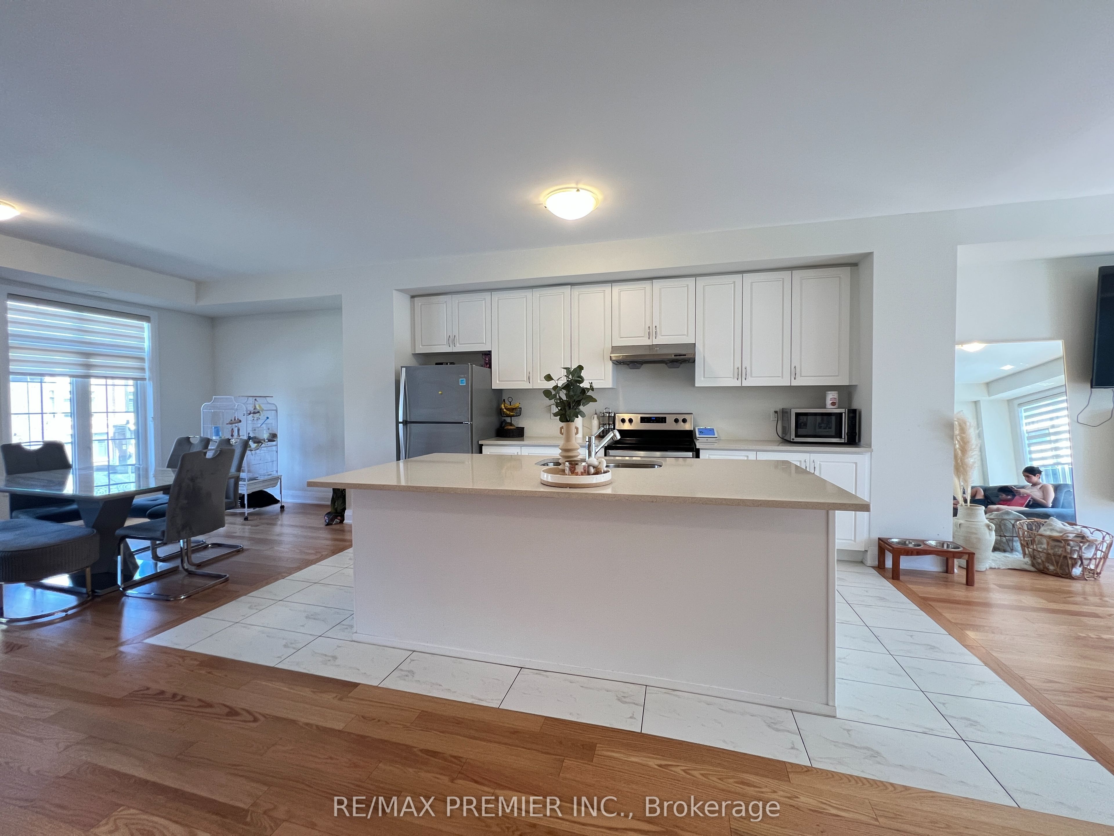 28 Petch Avenue, Caledon, ON L7C 0Y9 photo 5